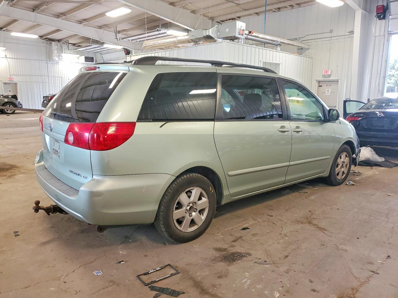 2007 Toyota Sienna Le 7-passenger Зеленый vin: 5TDZK23C97S086659