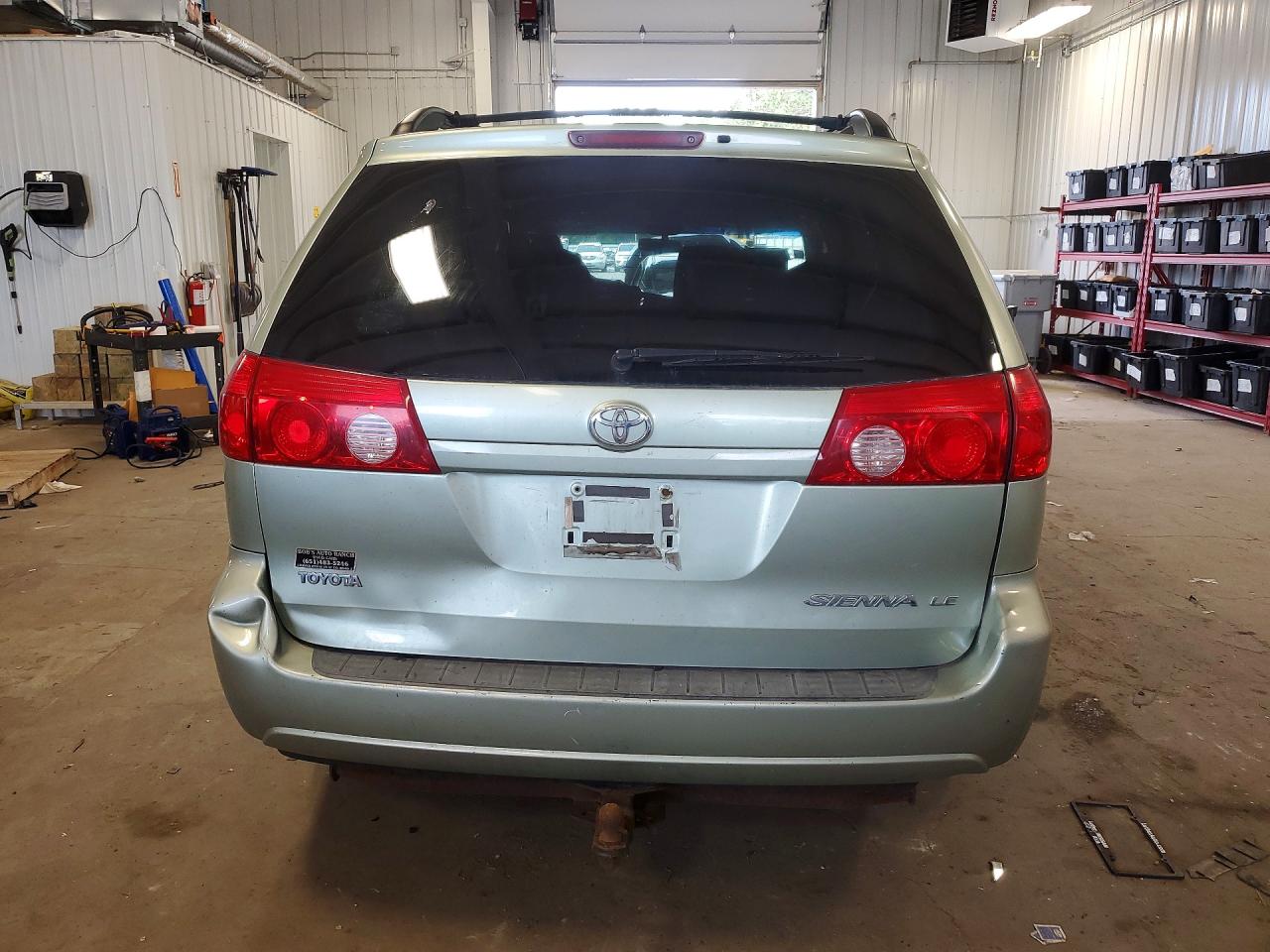 2007 Toyota Sienna Le 7-passenger Зеленый vin: 5TDZK23C97S086659