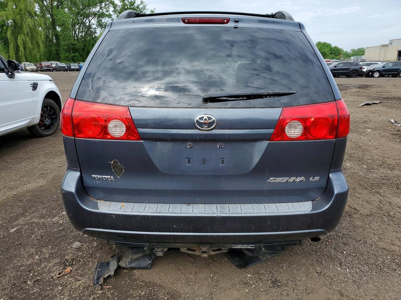 2007 Toyota Sienna Le 7-passenger Blue vin: 5TDZK23C97S087259
