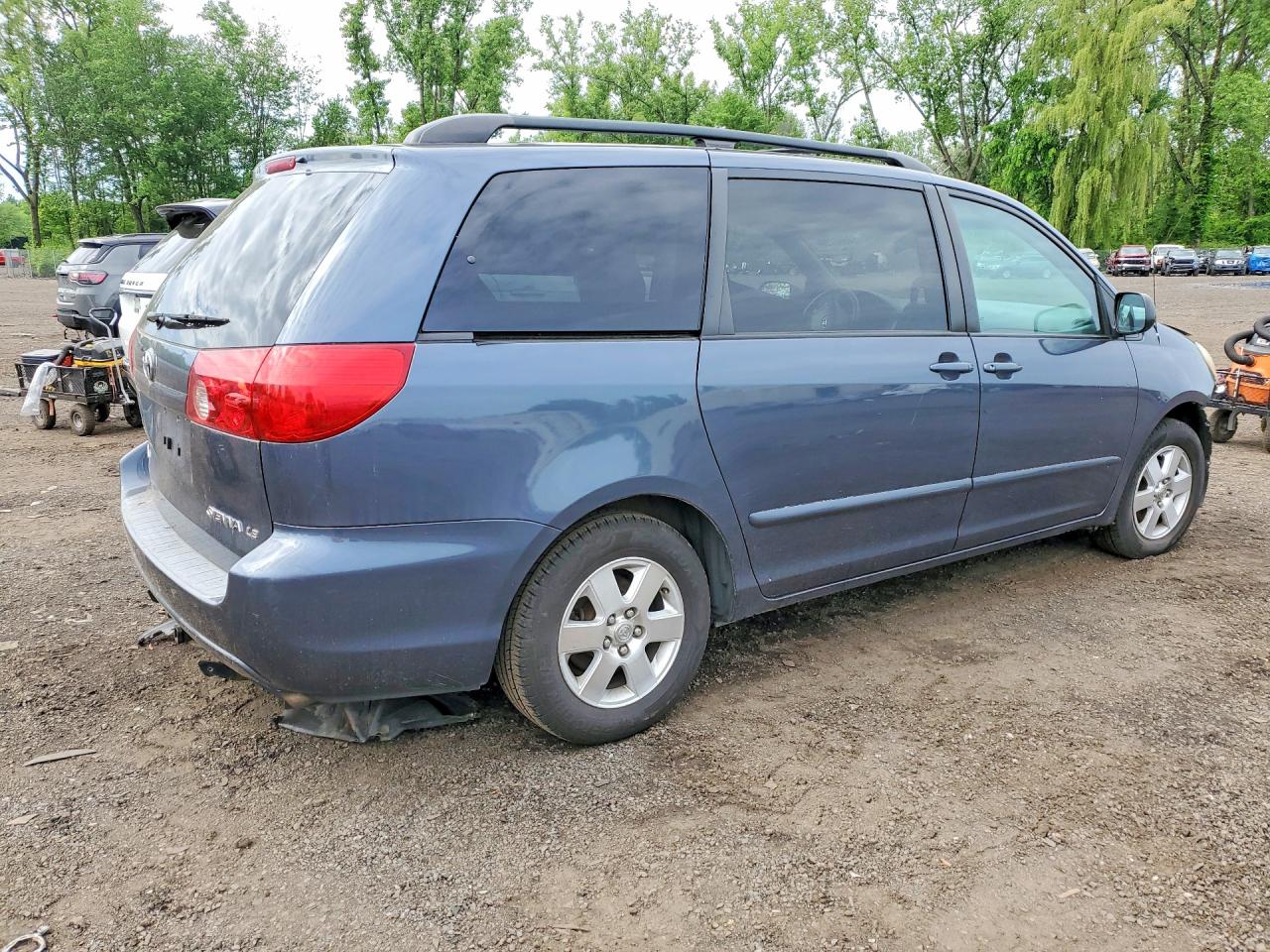 2007 Toyota Sienna Le 7-passenger Blue vin: 5TDZK23C97S087259