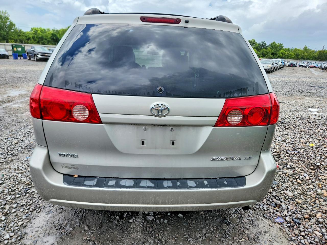 2007 Toyota Sienna Le 7-passenger Cream vin: 5TDZK23C97S088315