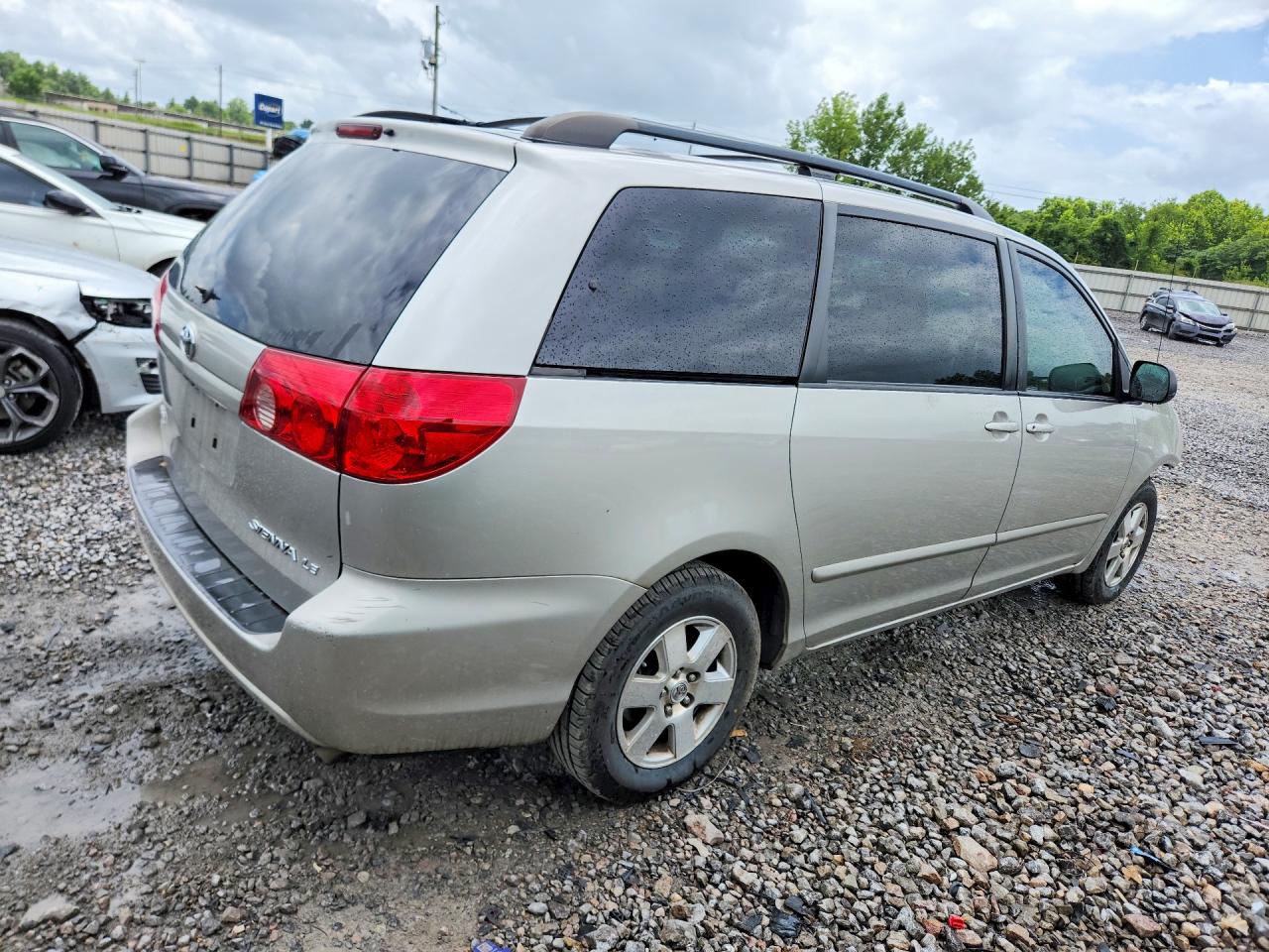 2007 Toyota Sienna Le 7-passenger Cream vin: 5TDZK23C97S088315