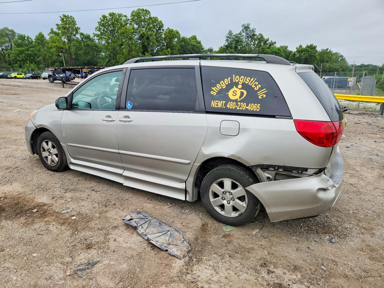 2008 Toyota Sienna Le 8-passenger Gray vin: 5TDZK23C98S099655