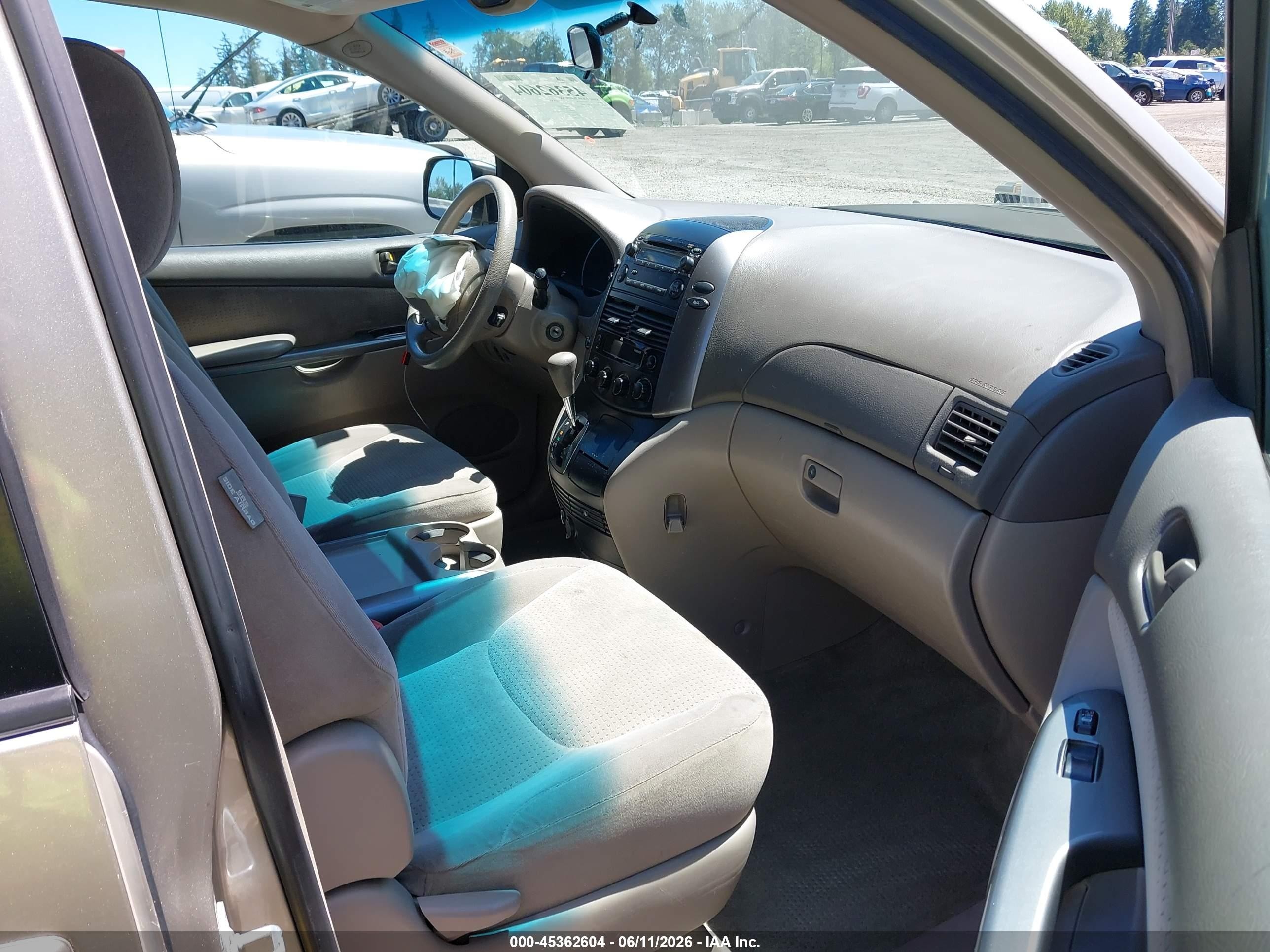 2008 Toyota Sienna Le Gold vin: 5TDZK23C98S109892