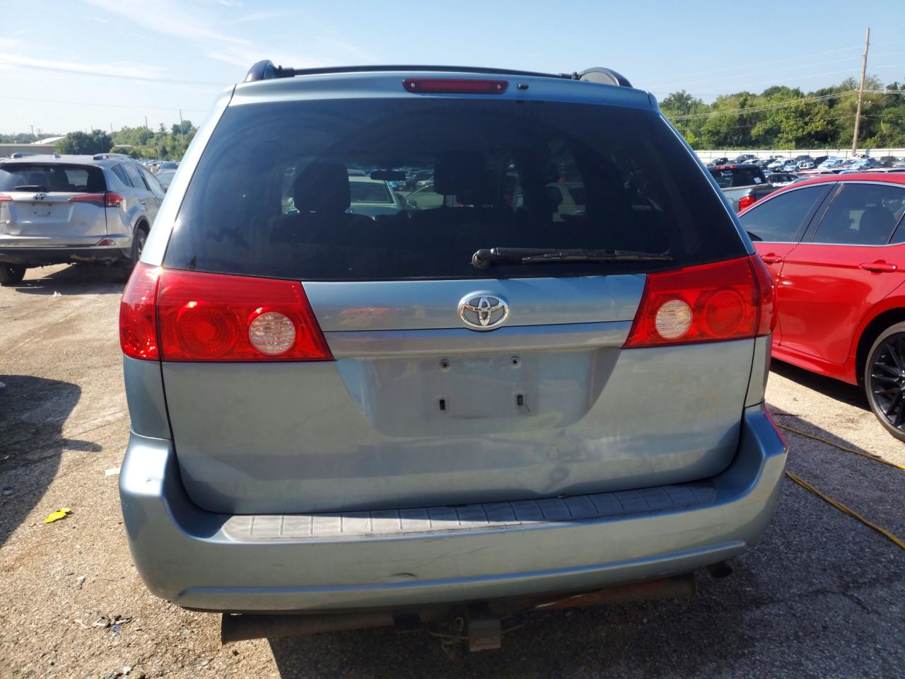 2008 Toyota Sienna Le 7-passenger Blue vin: 5TDZK23C98S116602