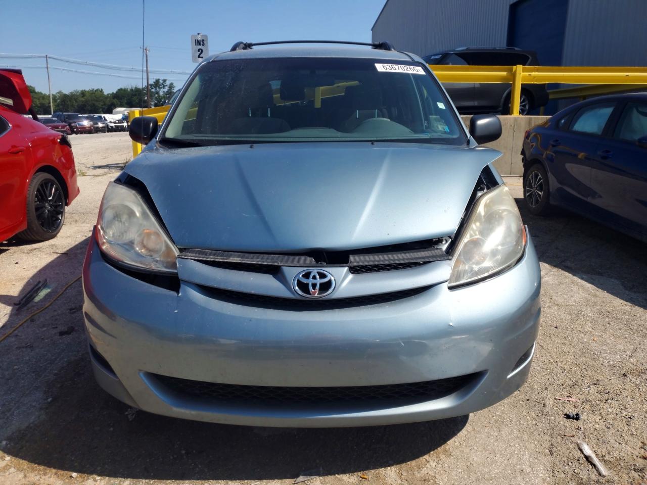 2008 Toyota Sienna Le 7-passenger Blue vin: 5TDZK23C98S116602