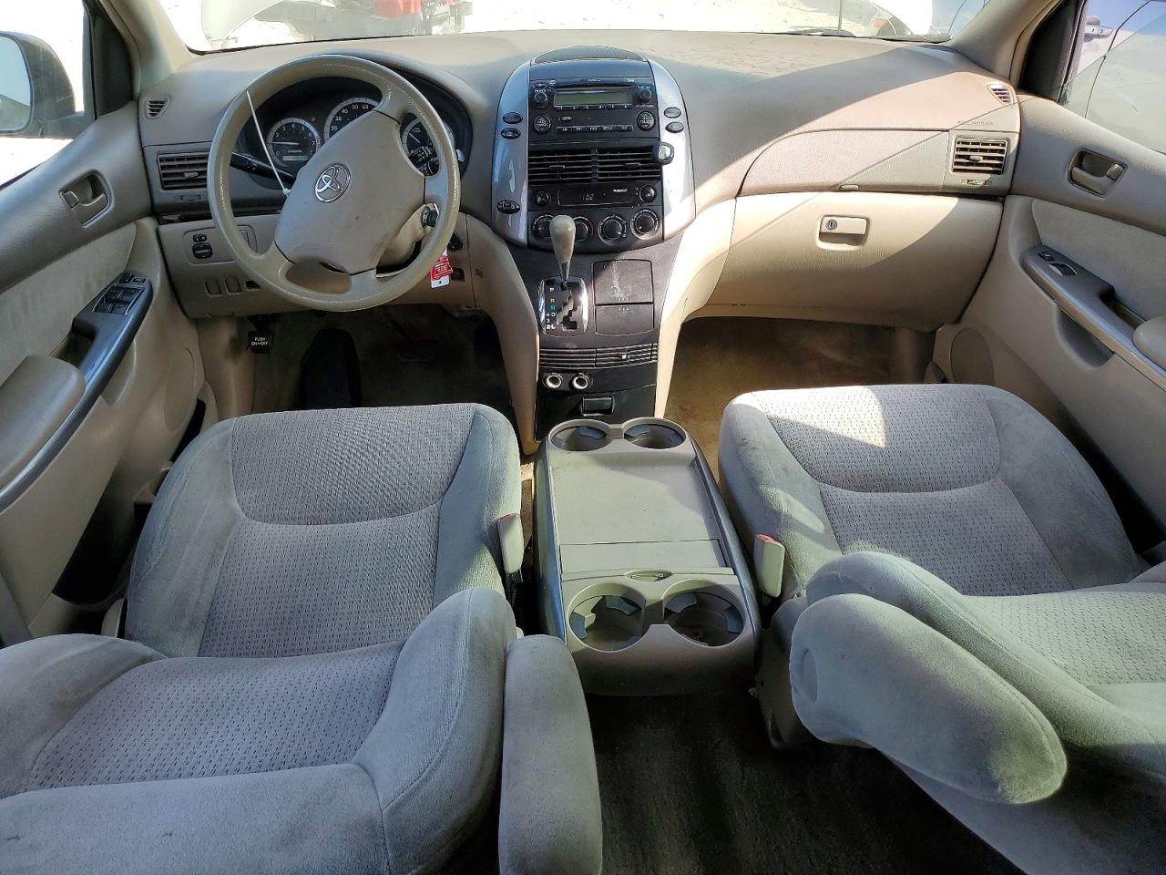 2008 Toyota Sienna Gold vin: 5TDZK23C98S126918