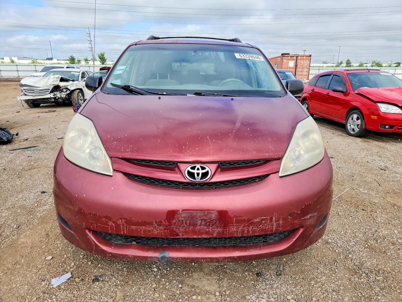 2008 Toyota Sienna Le 8-passenger Red vin: 5TDZK23C98S145016