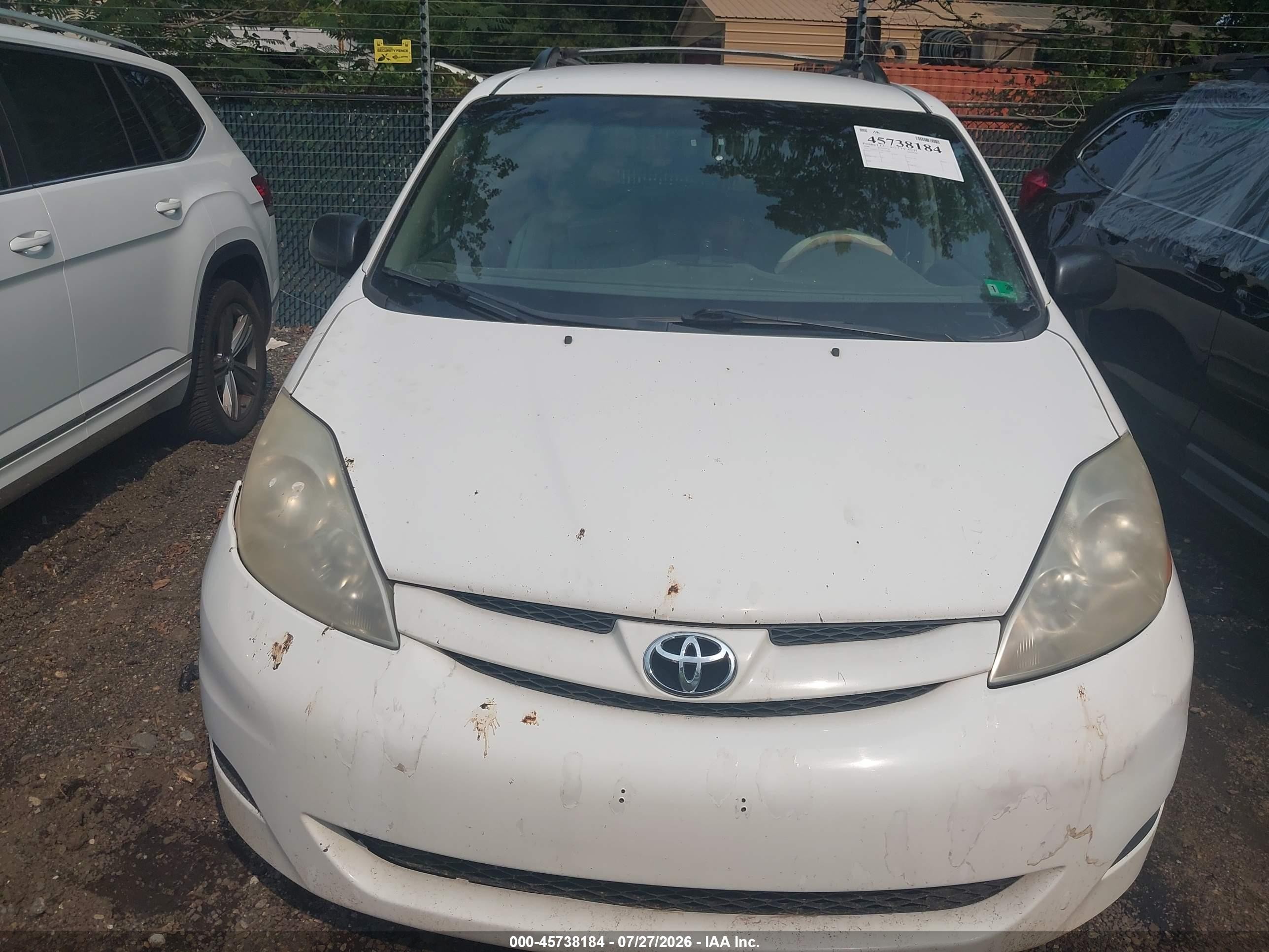 2008 Toyota Sienna Le White vin: 5TDZK23C98S159868