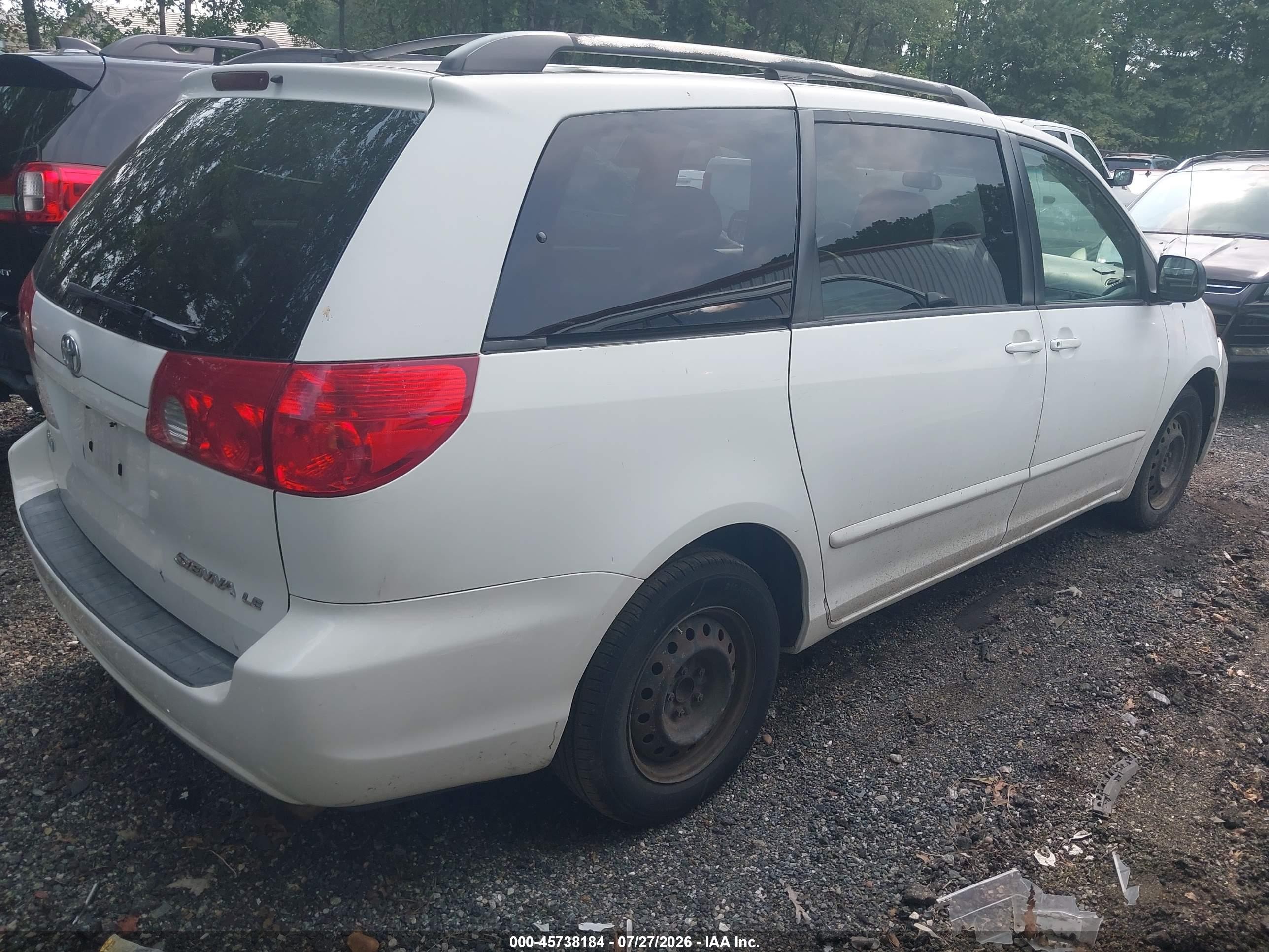 2008 Toyota Sienna Le White vin: 5TDZK23C98S159868