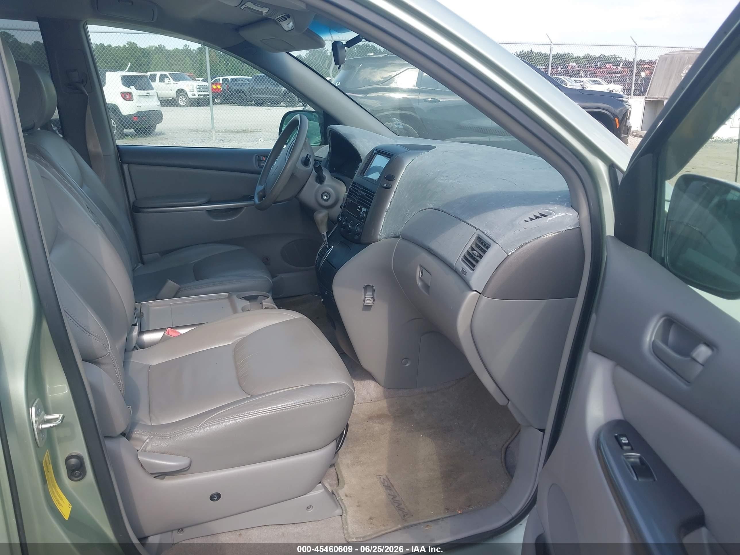 2008 Toyota Sienna Le Green vin: 5TDZK23C98S186357