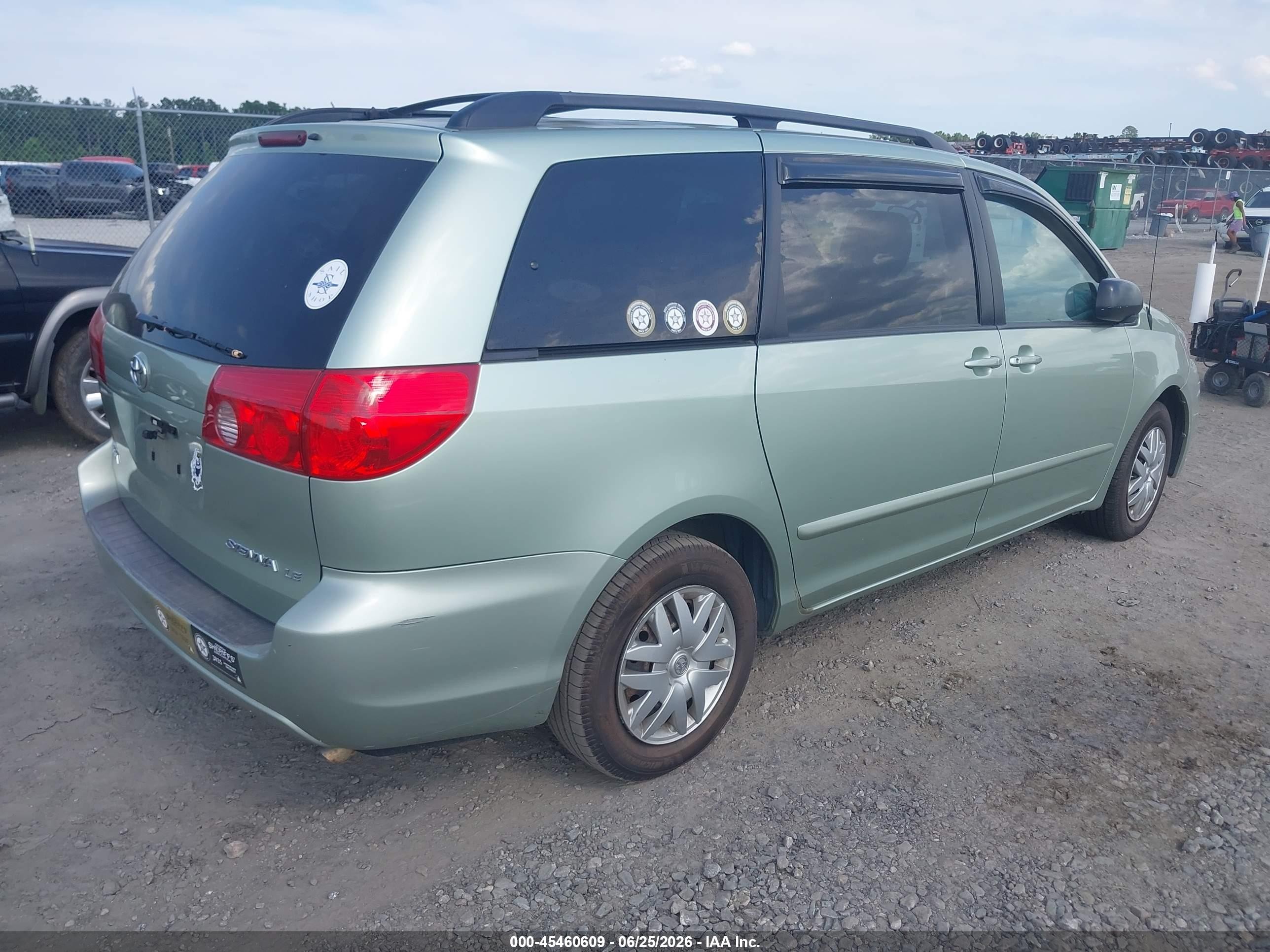 2008 Toyota Sienna Le Green vin: 5TDZK23C98S186357