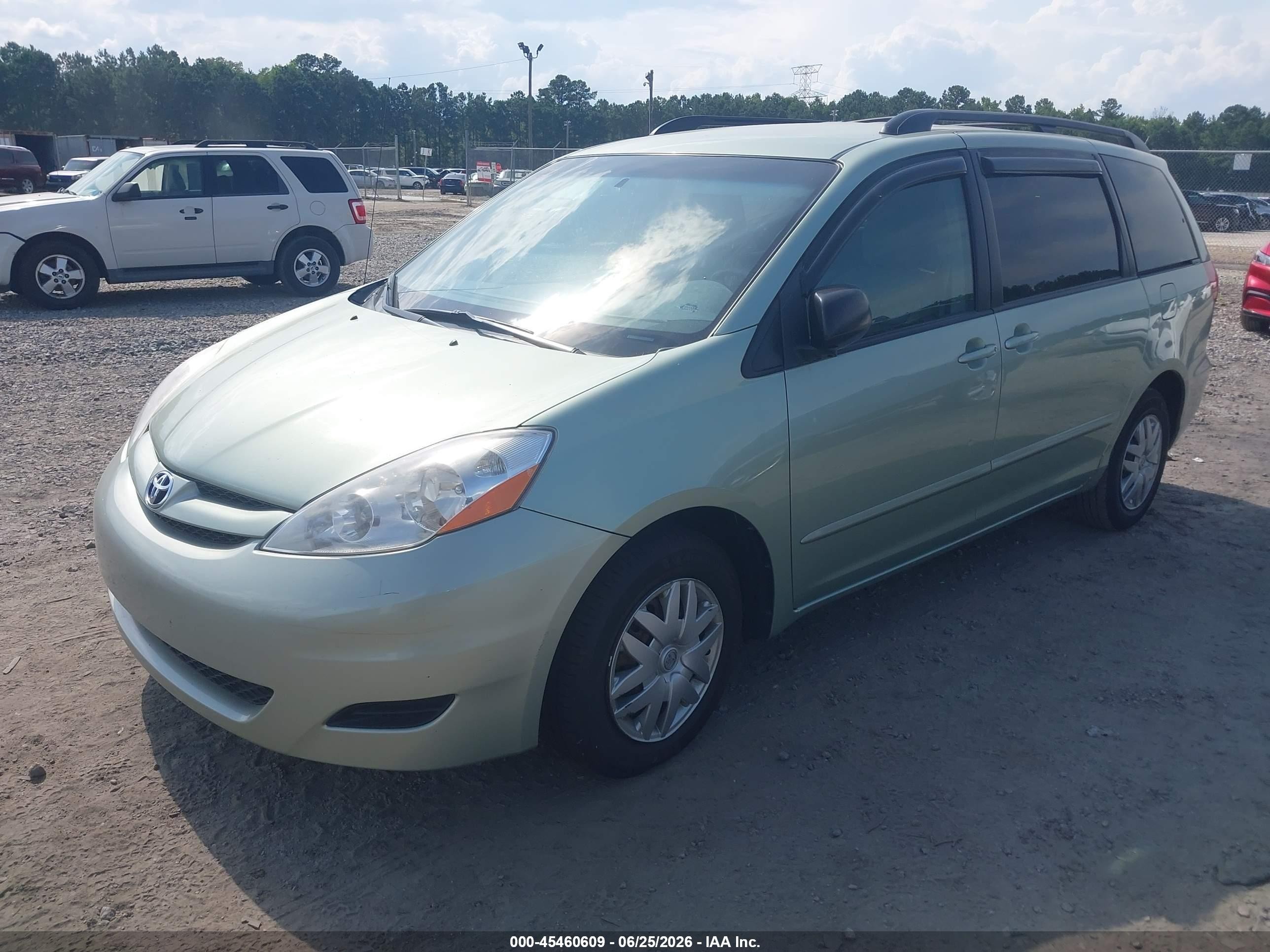 2008 Toyota Sienna Le Green vin: 5TDZK23C98S186357