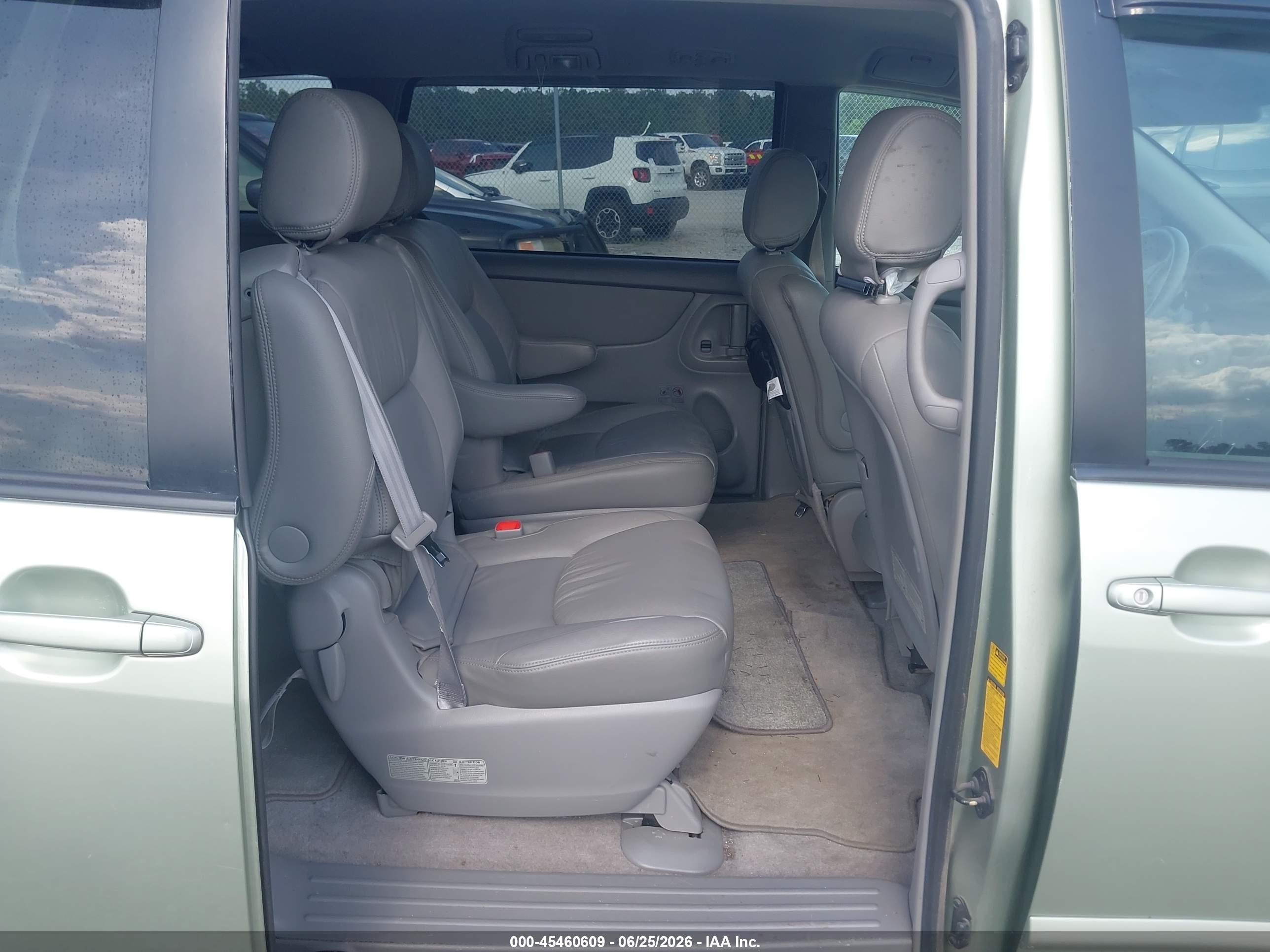 2008 Toyota Sienna Le Green vin: 5TDZK23C98S186357