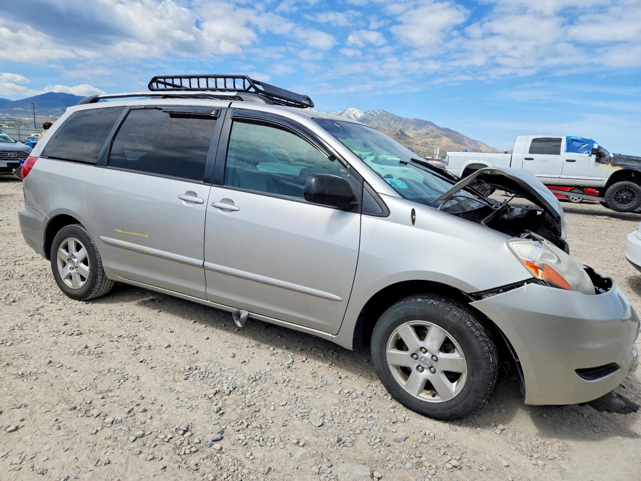 2008 Toyota Sienna Le 7-passenger Silver vin: 5TDZK23C98S204209