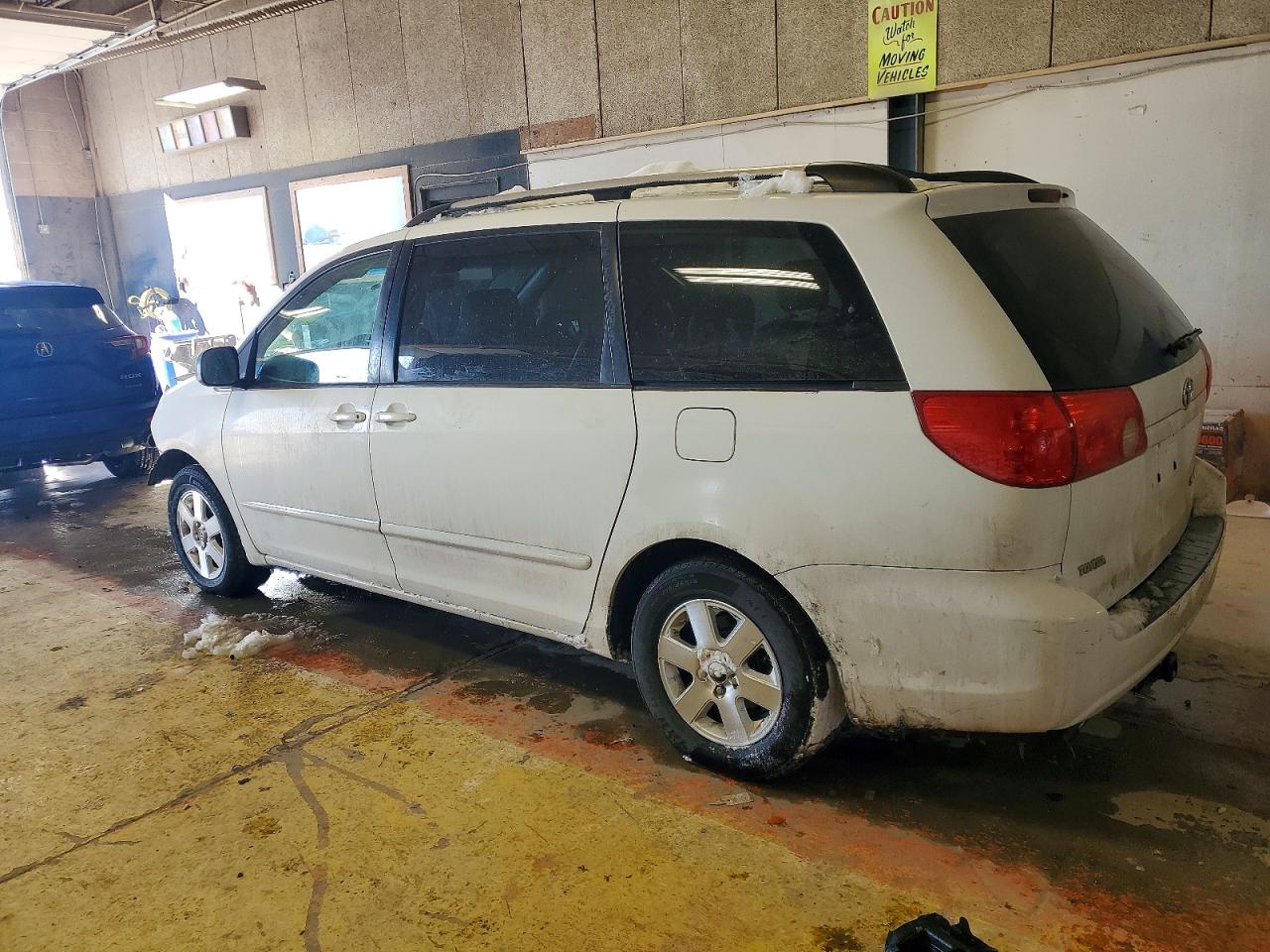 2008 Toyota Sienna Ce White vin: 5TDZK23C98S217428