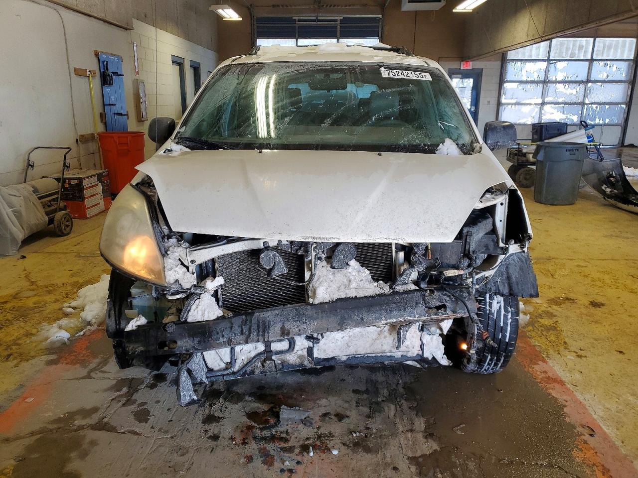 2008 Toyota Sienna Ce White vin: 5TDZK23C98S217428