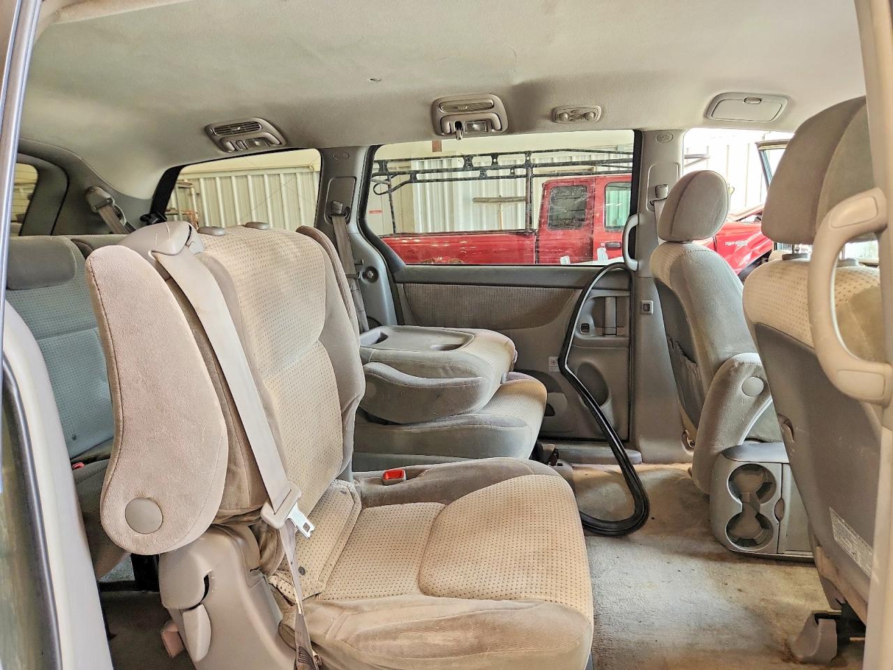 2008 Toyota Sienna Le 7-passenger Green vin: 5TDZK23C98S220362