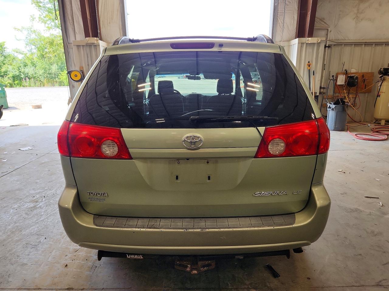 2008 Toyota Sienna Le 7-passenger Green vin: 5TDZK23C98S220362