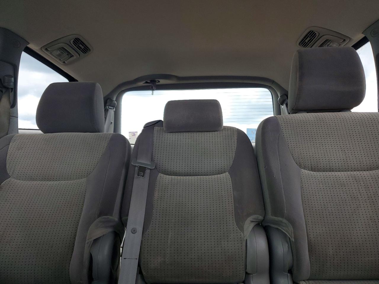 2009 Toyota Sienna Le 8-passenger Silver vin: 5TDZK23C99S265190