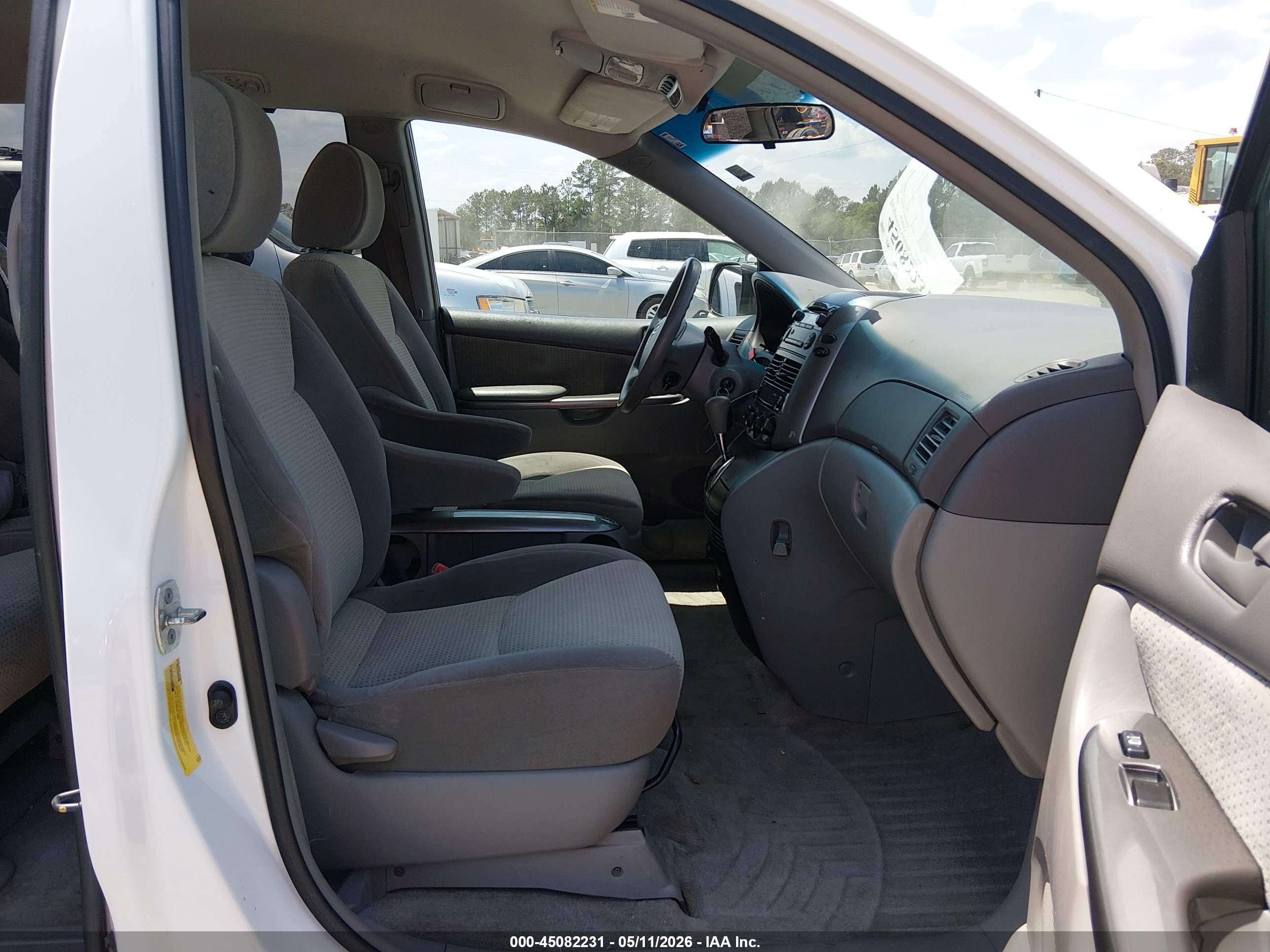 2009 Toyota Sienna Le Белый vin: 5TDZK23C99S266646