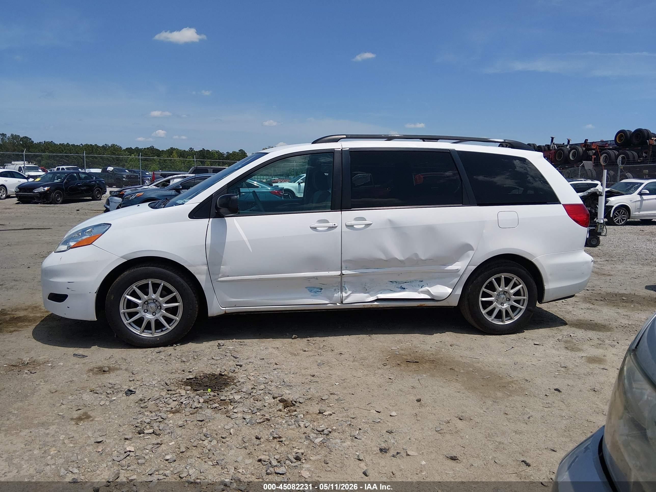 2009 Toyota Sienna Le Белый vin: 5TDZK23C99S266646