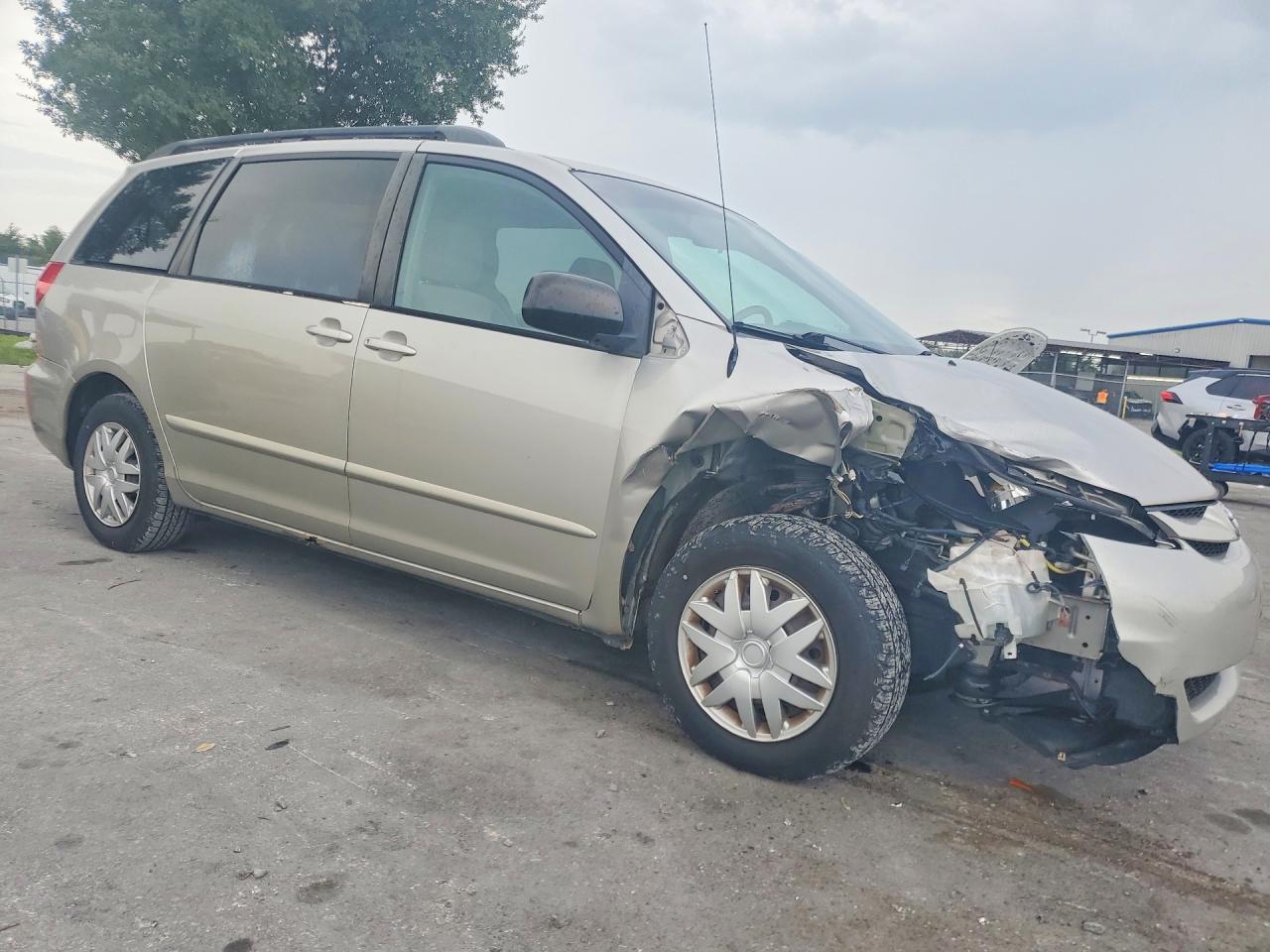 2009 Toyota Sienna Le 8-passenger Серебряный vin: 5TDZK23C99S285679