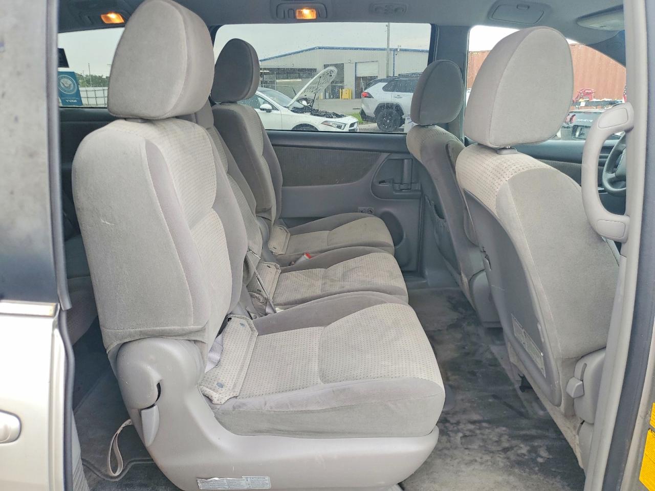 2009 Toyota Sienna Le 8-passenger Серебряный vin: 5TDZK23C99S285679