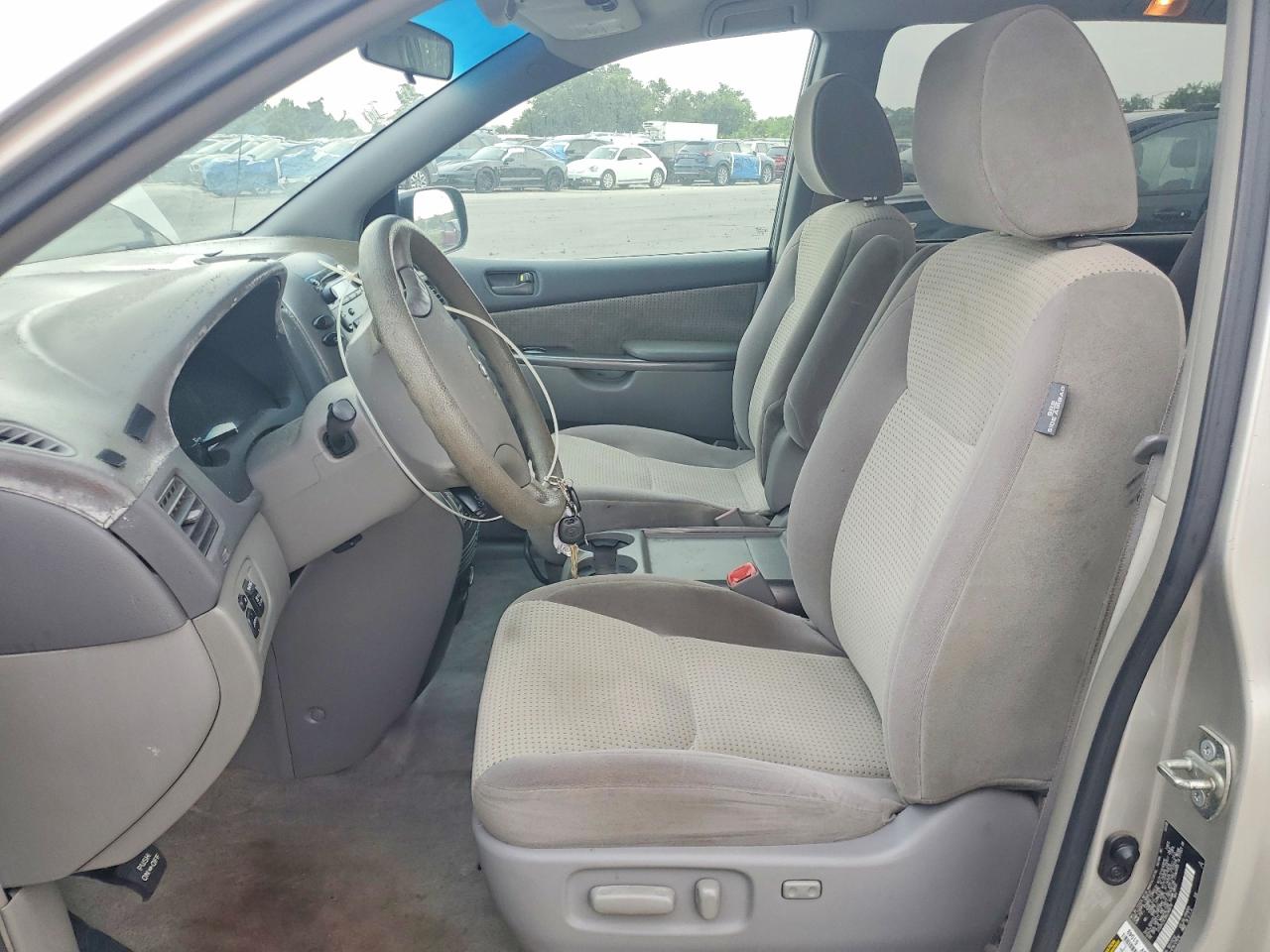 2009 Toyota Sienna Le 8-passenger Серебряный vin: 5TDZK23C99S285679