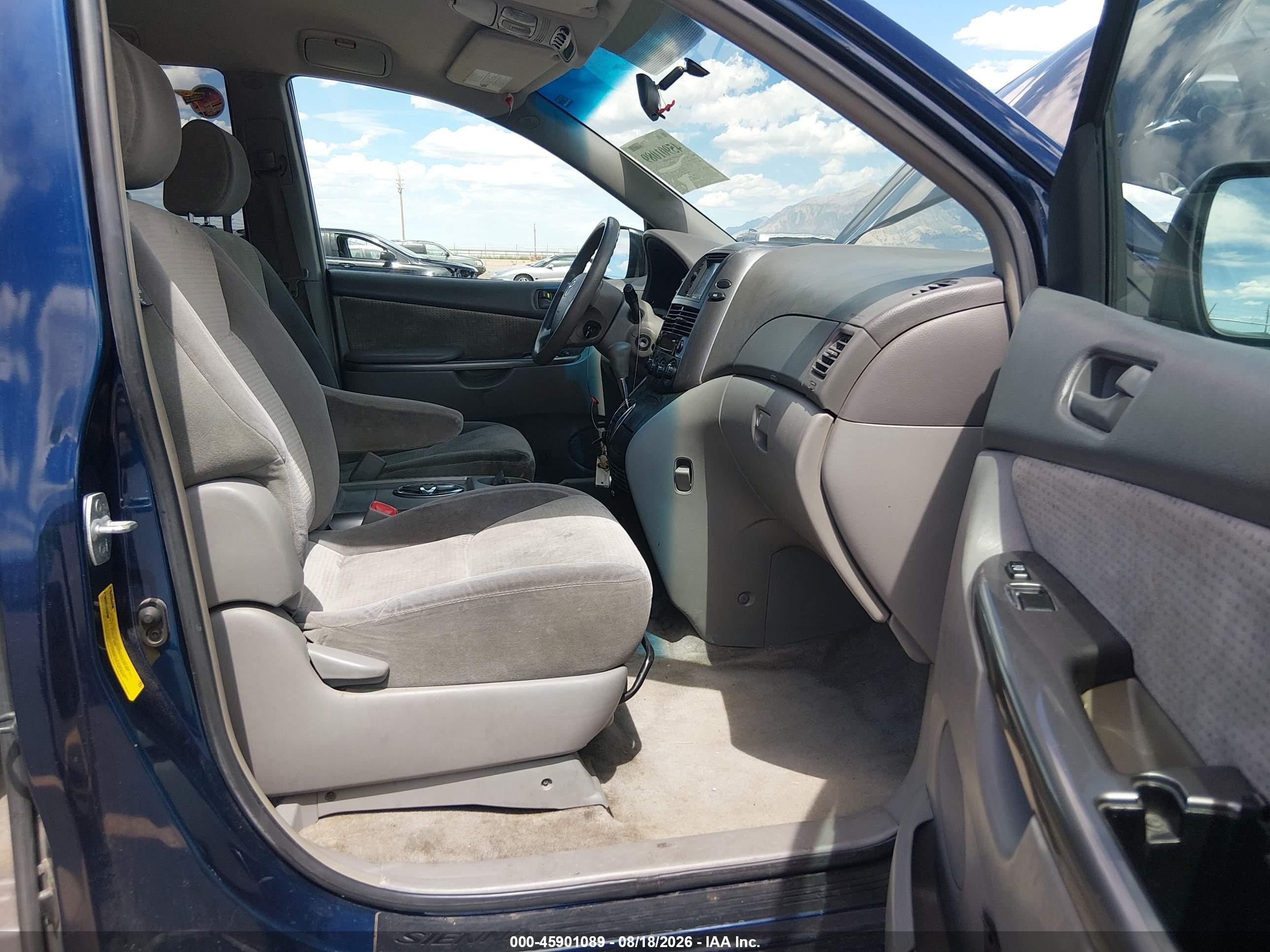 2007 Toyota Sienna Le Blue vin: 5TDZK23CX7S002395