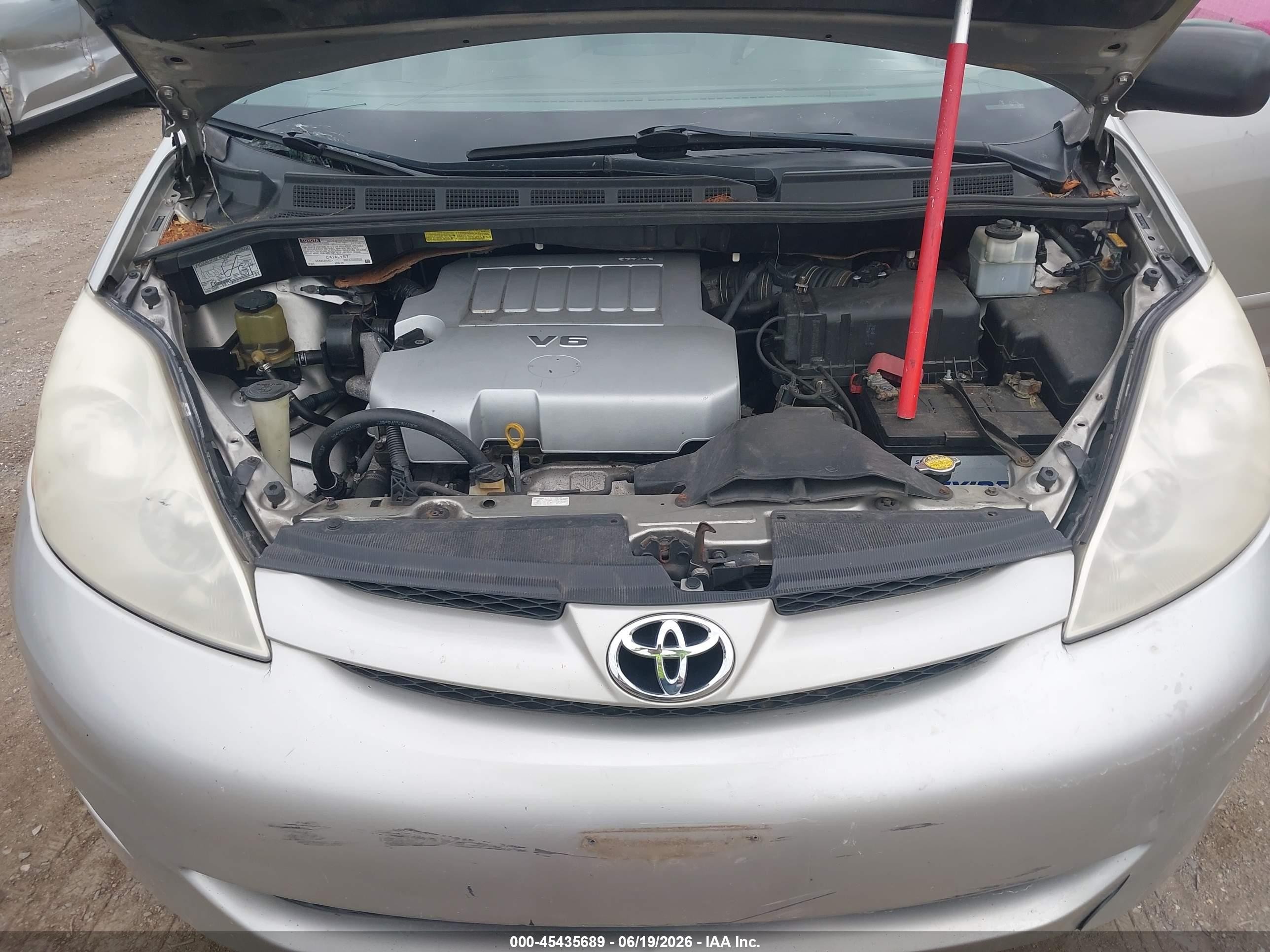 2007 Toyota Sienna Le Silver vin: 5TDZK23CX7S005510