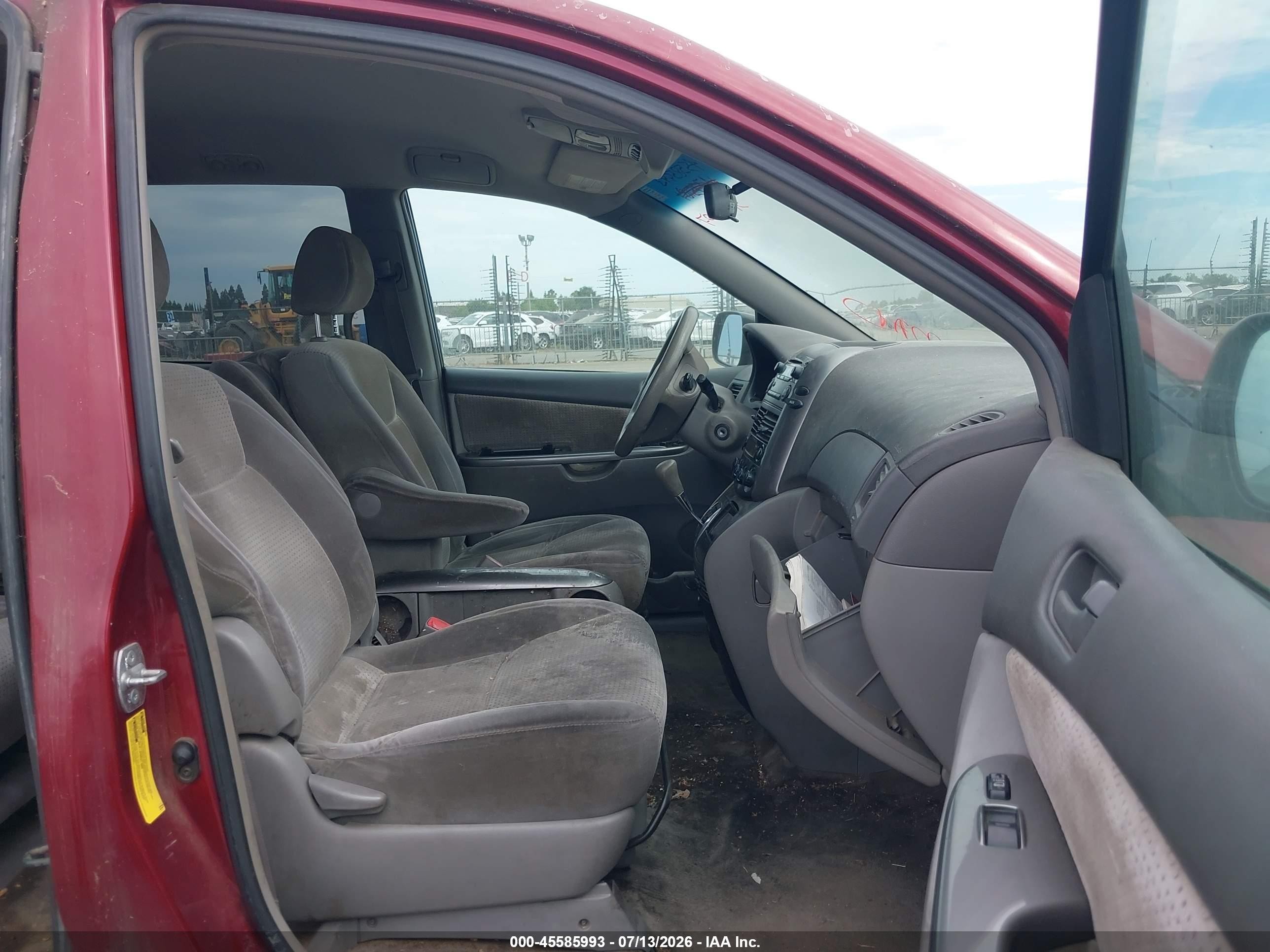2007 Toyota Sienna Le Темно-бордовый vin: 5TDZK23CX7S012618