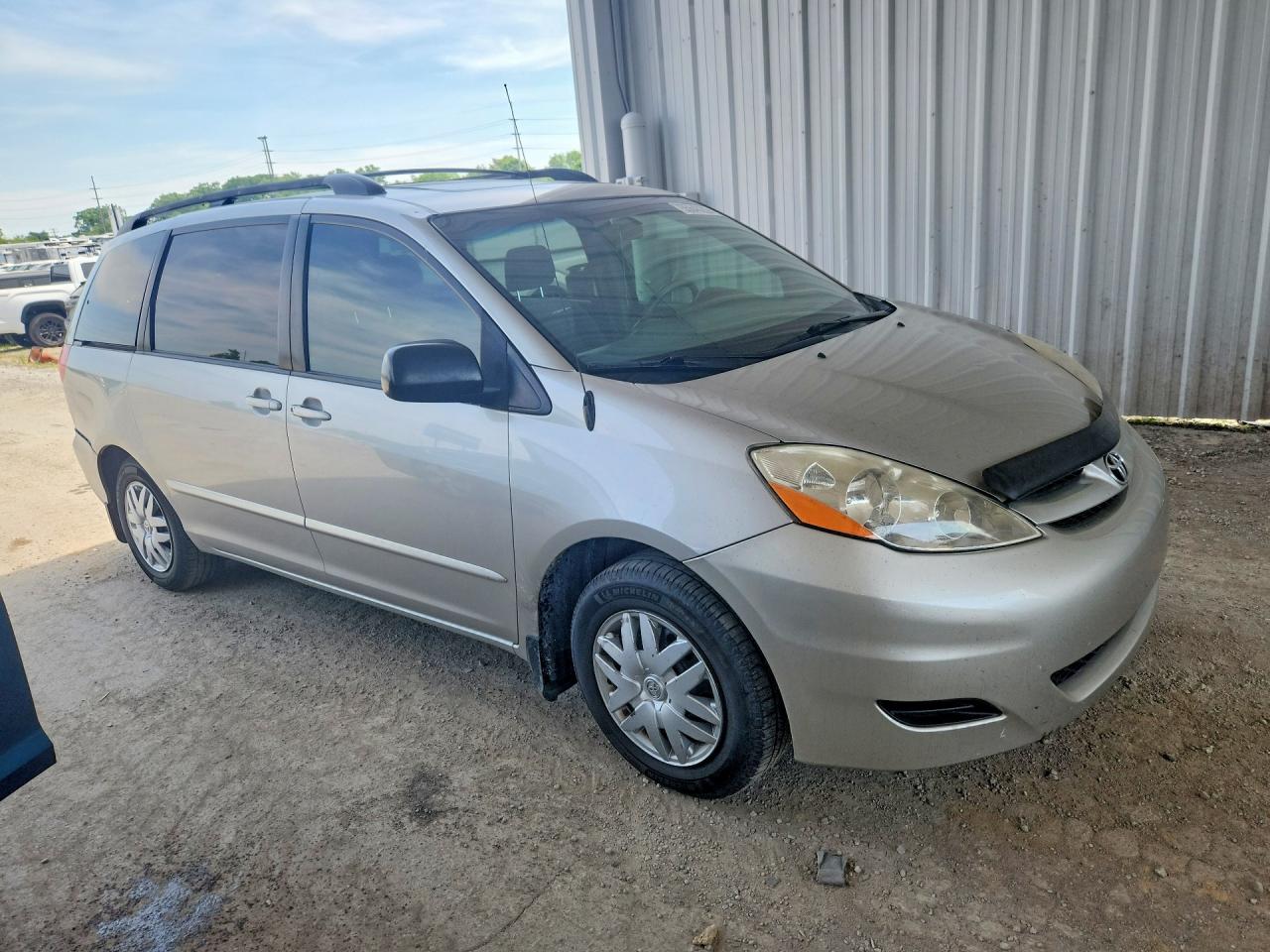 2007 Toyota Sienna Le 7-passenger Серебряный vin: 5TDZK23CX7S050253