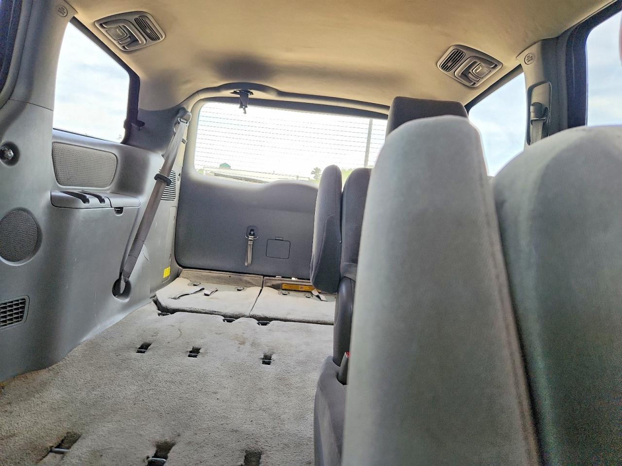 2007 Toyota Sienna Le 7-passenger Серебряный vin: 5TDZK23CX7S050253