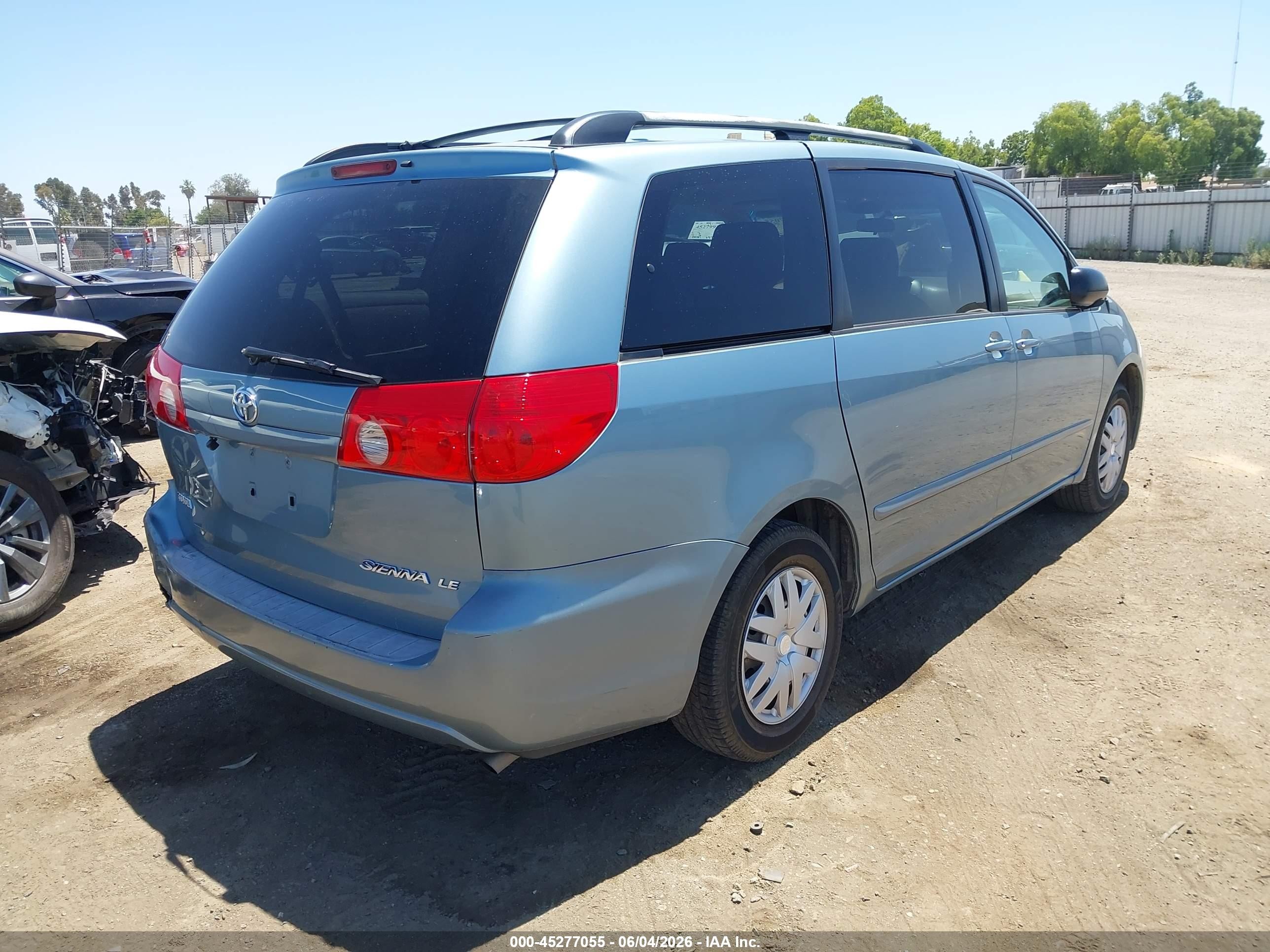 2007 Toyota Sienna Le Light Blue vin: 5TDZK23CX7S069840