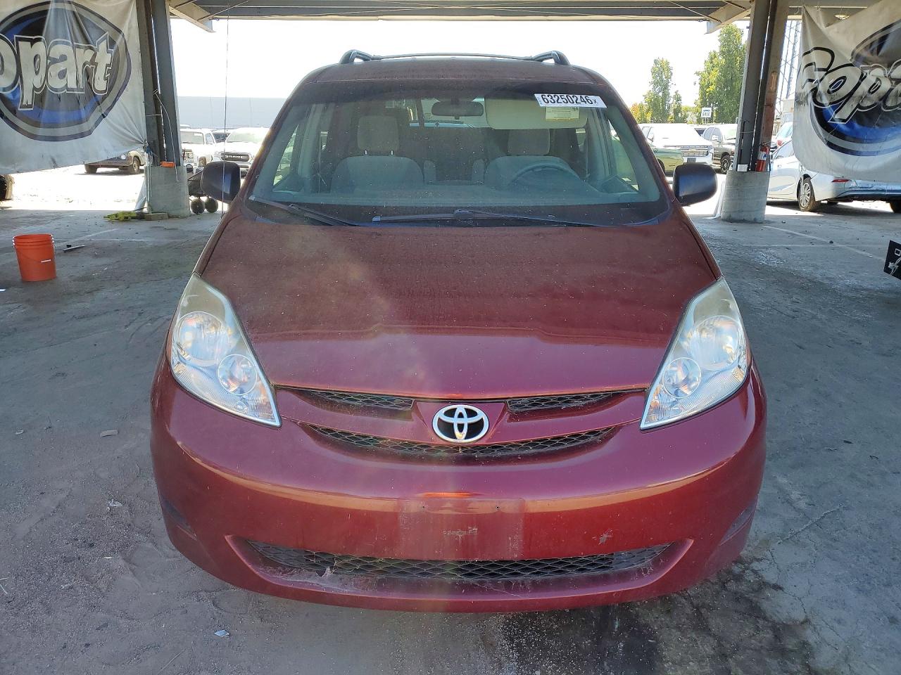 2007 Toyota Sienna Le 7-passenger Maroon vin: 5TDZK23CX7S092549