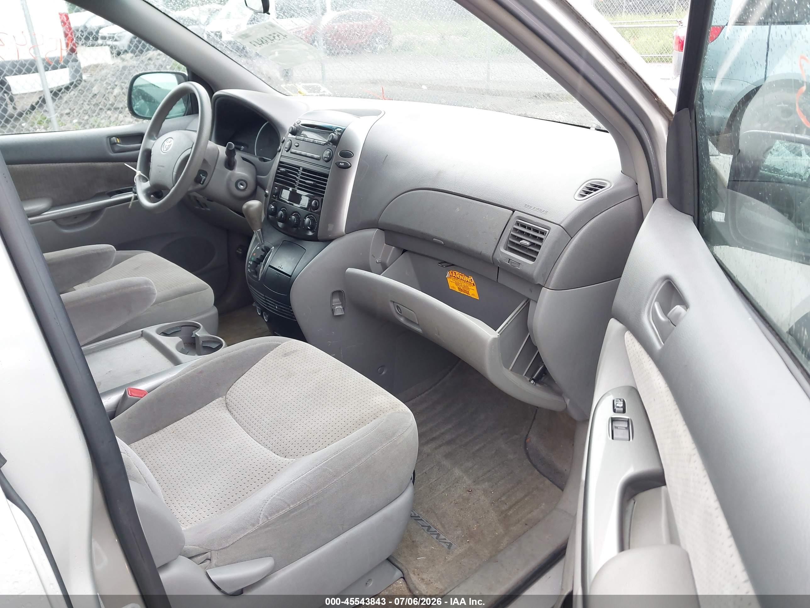 2007 Toyota Sienna Le Silver vin: 5TDZK23CX7S093863
