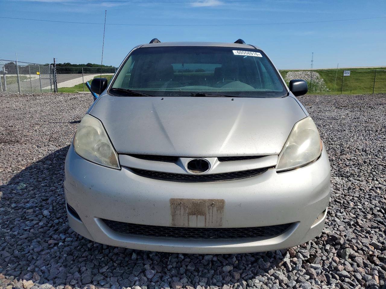 2007 Toyota Sienna Le 7-passenger Silver vin: 5TDZK23CX7S094754