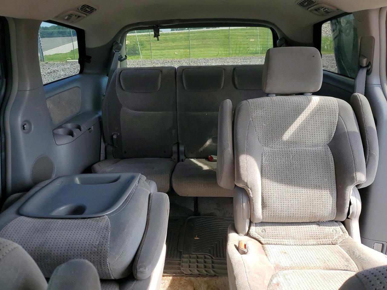 2007 Toyota Sienna Le 7-passenger Silver vin: 5TDZK23CX7S094754
