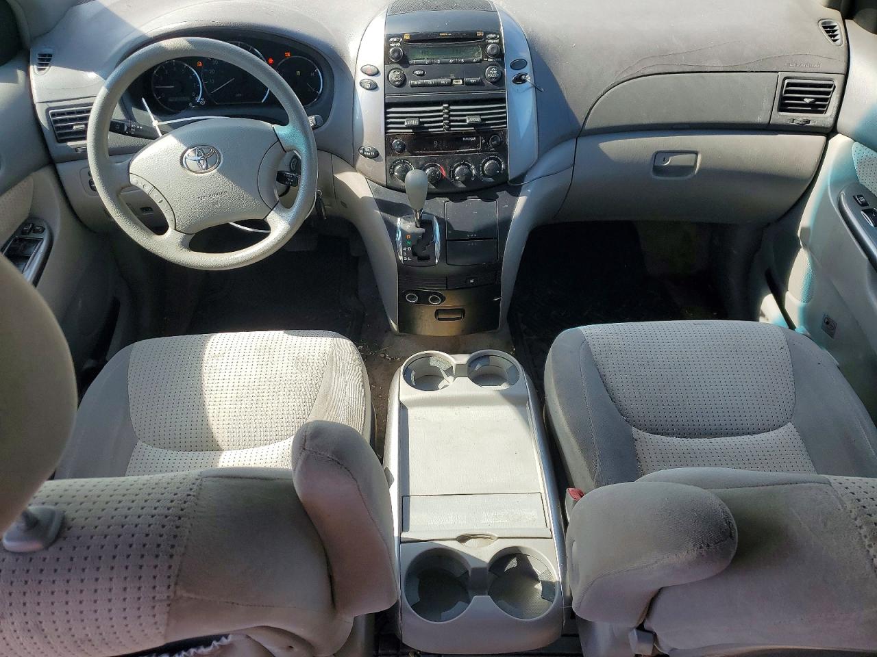 2007 Toyota Sienna Le 7-passenger Silver vin: 5TDZK23CX7S094754