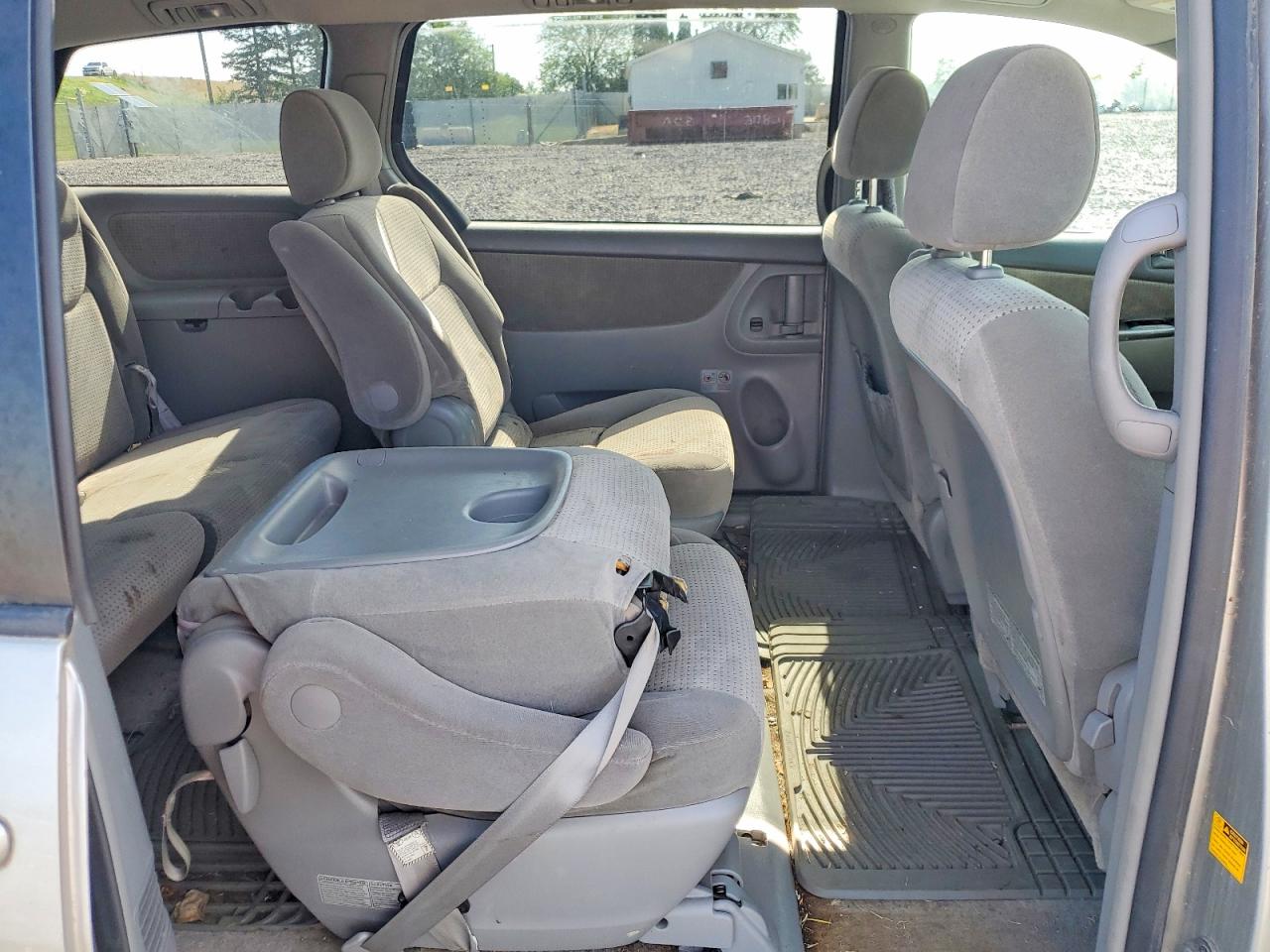 2007 Toyota Sienna Le 7-passenger Silver vin: 5TDZK23CX7S094754