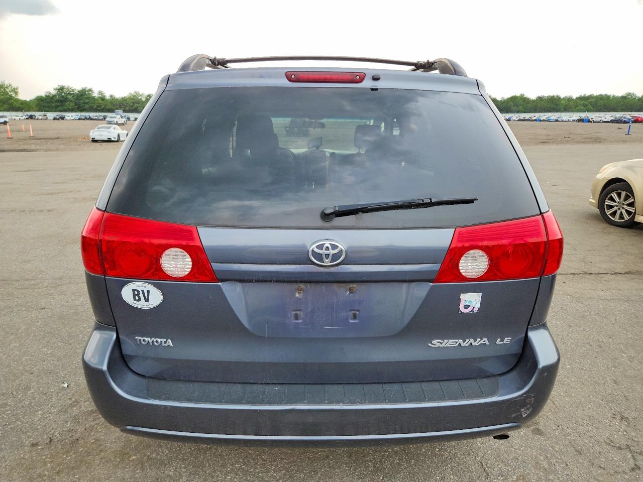 2008 Toyota Sienna Le 7-passenger Blue vin: 5TDZK23CX8S104202