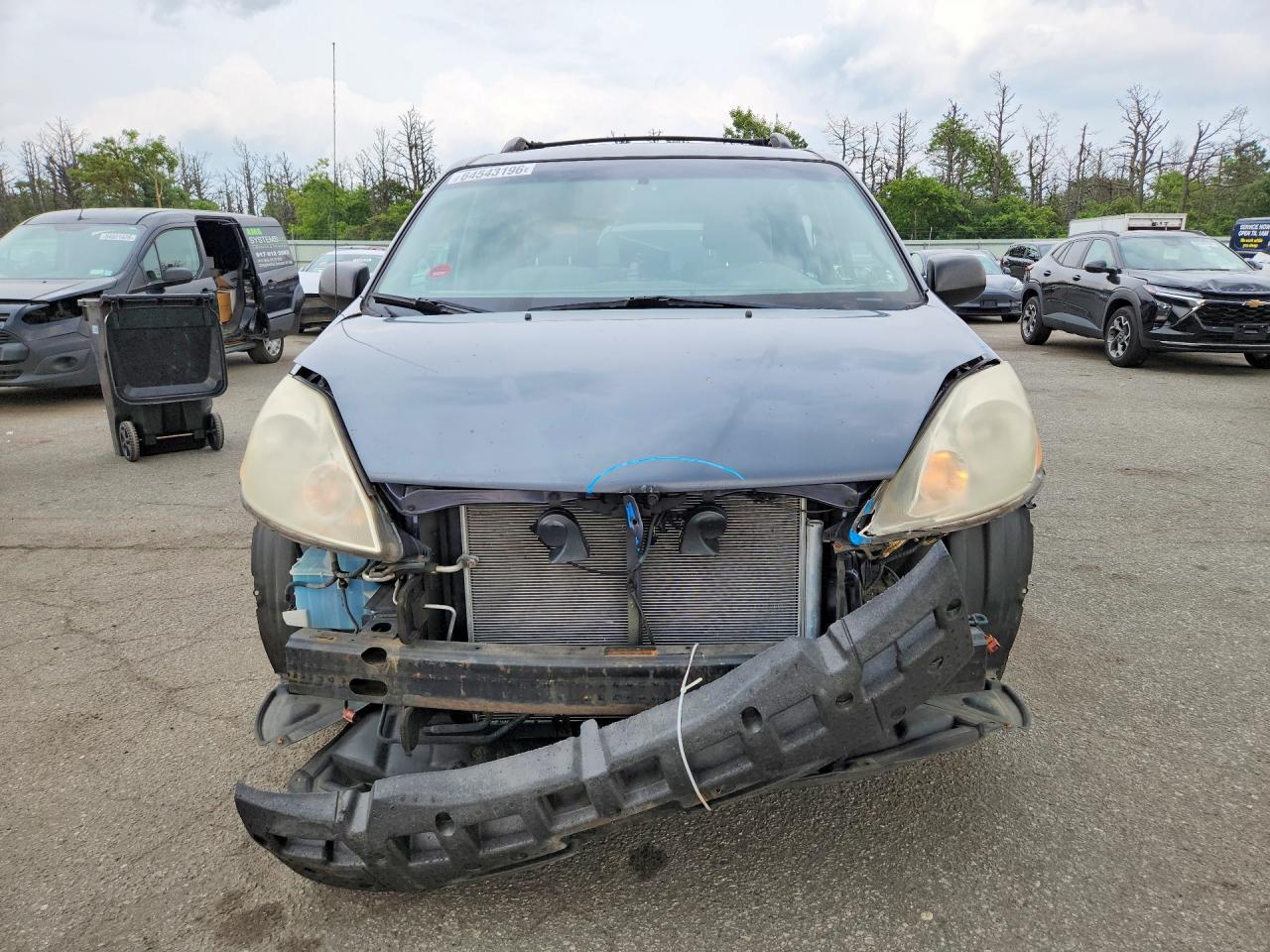 2008 Toyota Sienna Le 7-passenger Blue vin: 5TDZK23CX8S104202