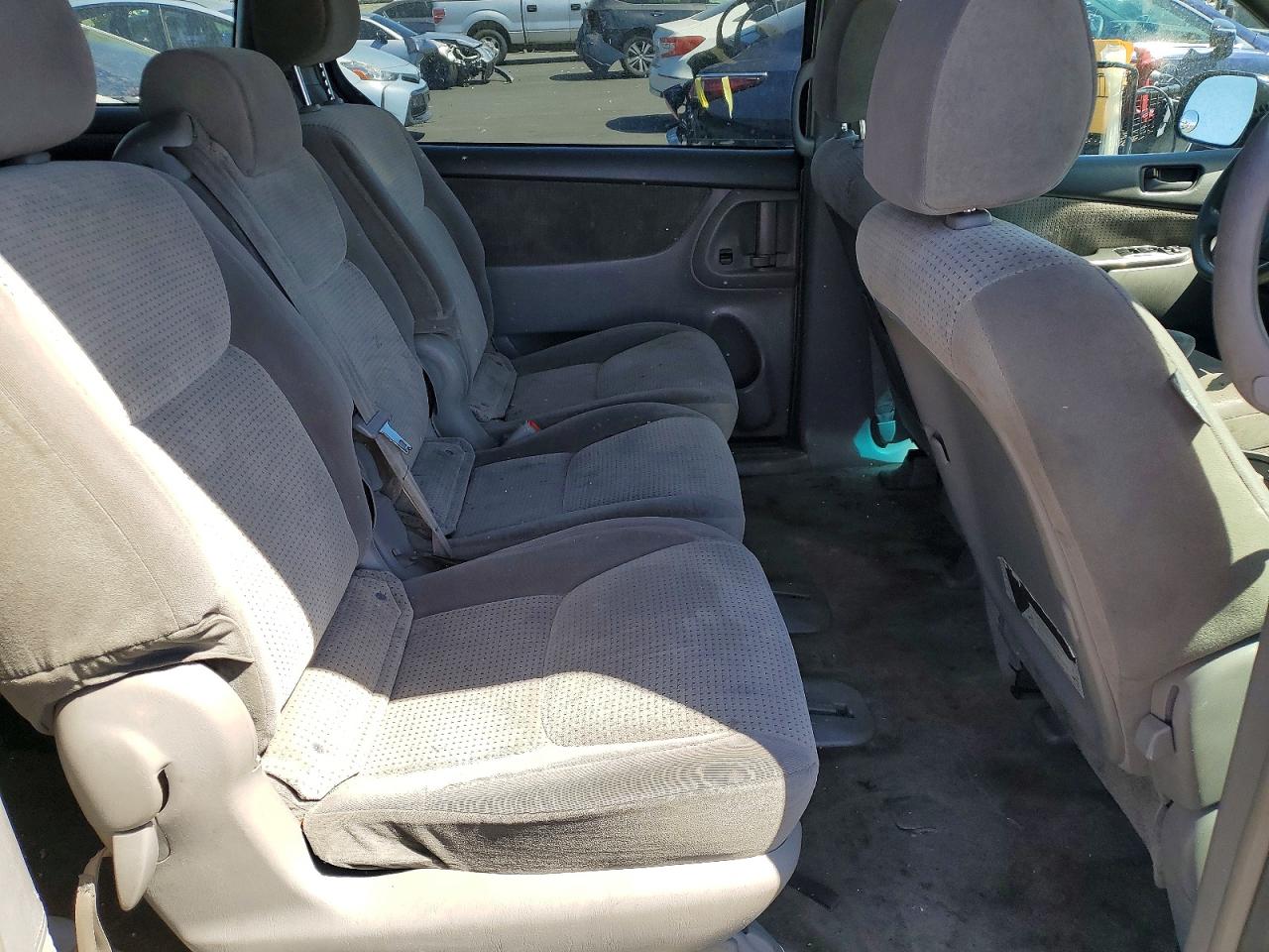 2008 Toyota Sienna Le 8-passenger Серебряный vin: 5TDZK23CX8S115796