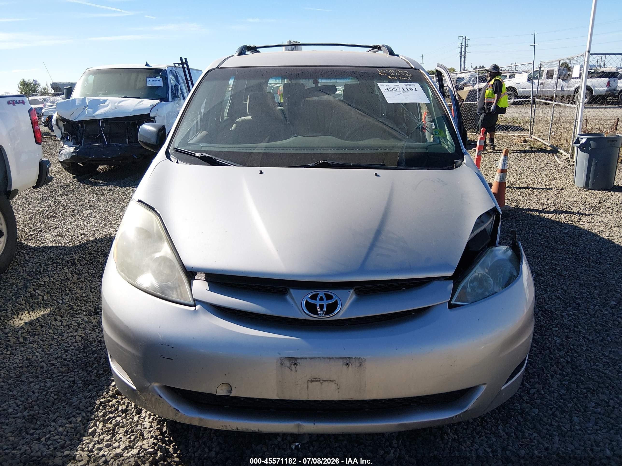 2008 Toyota Sienna Ce Серебряный vin: 5TDZK23CX8S117287