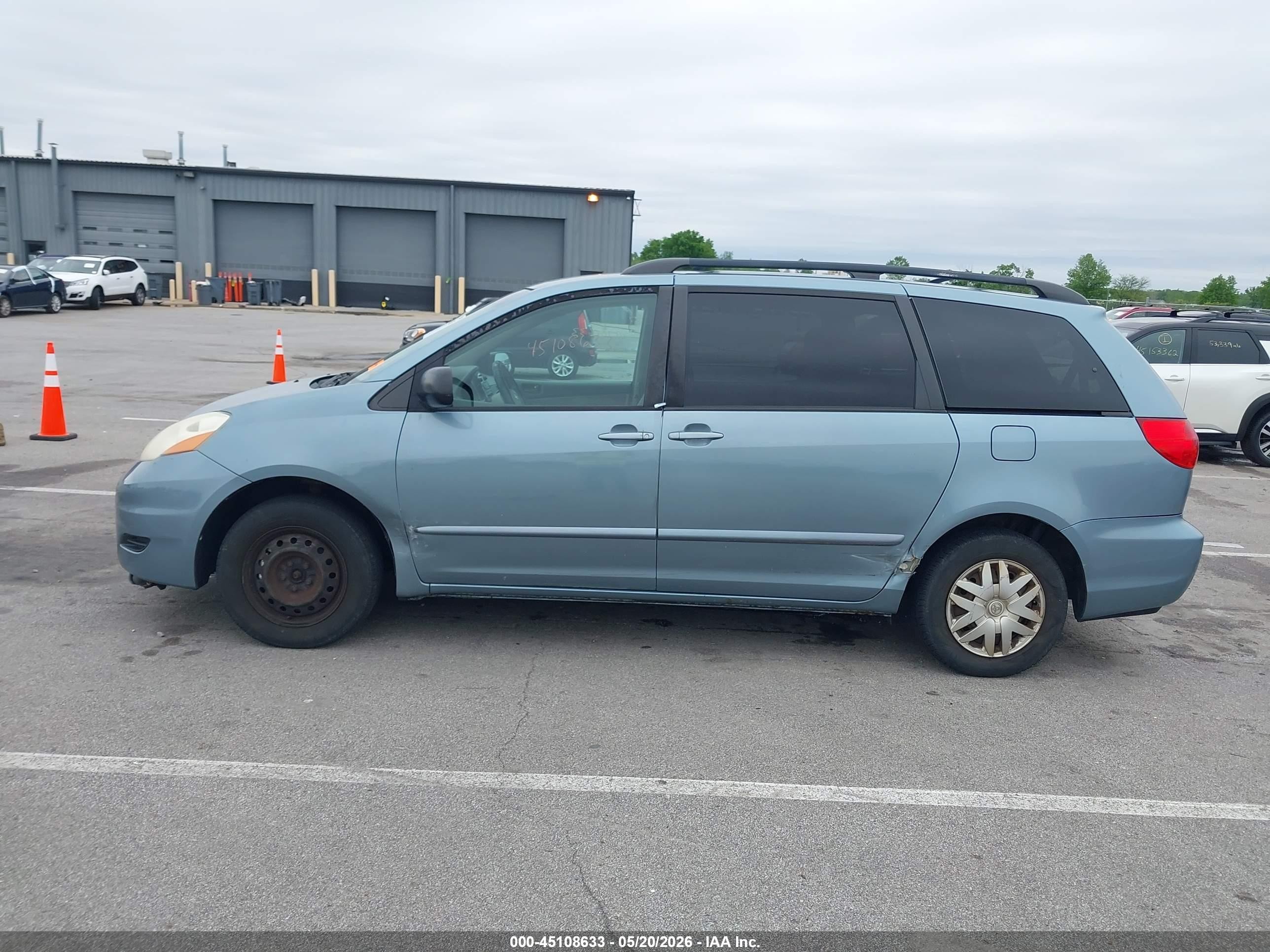 2008 Toyota Sienna Le Light Blue vin: 5TDZK23CX8S174122