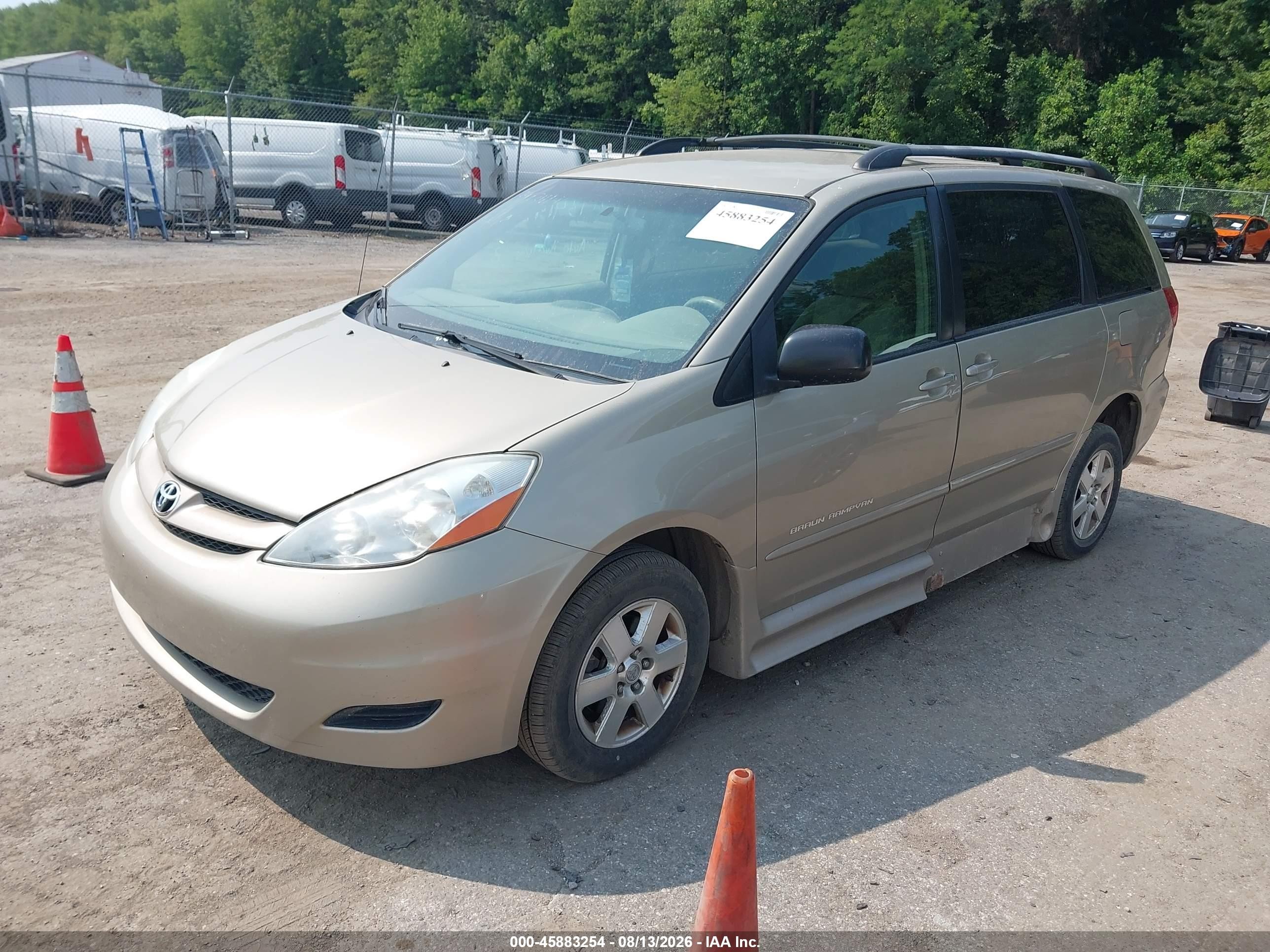 2008 Toyota Sienna Le Champagne vin: 5TDZK23CX8S182351