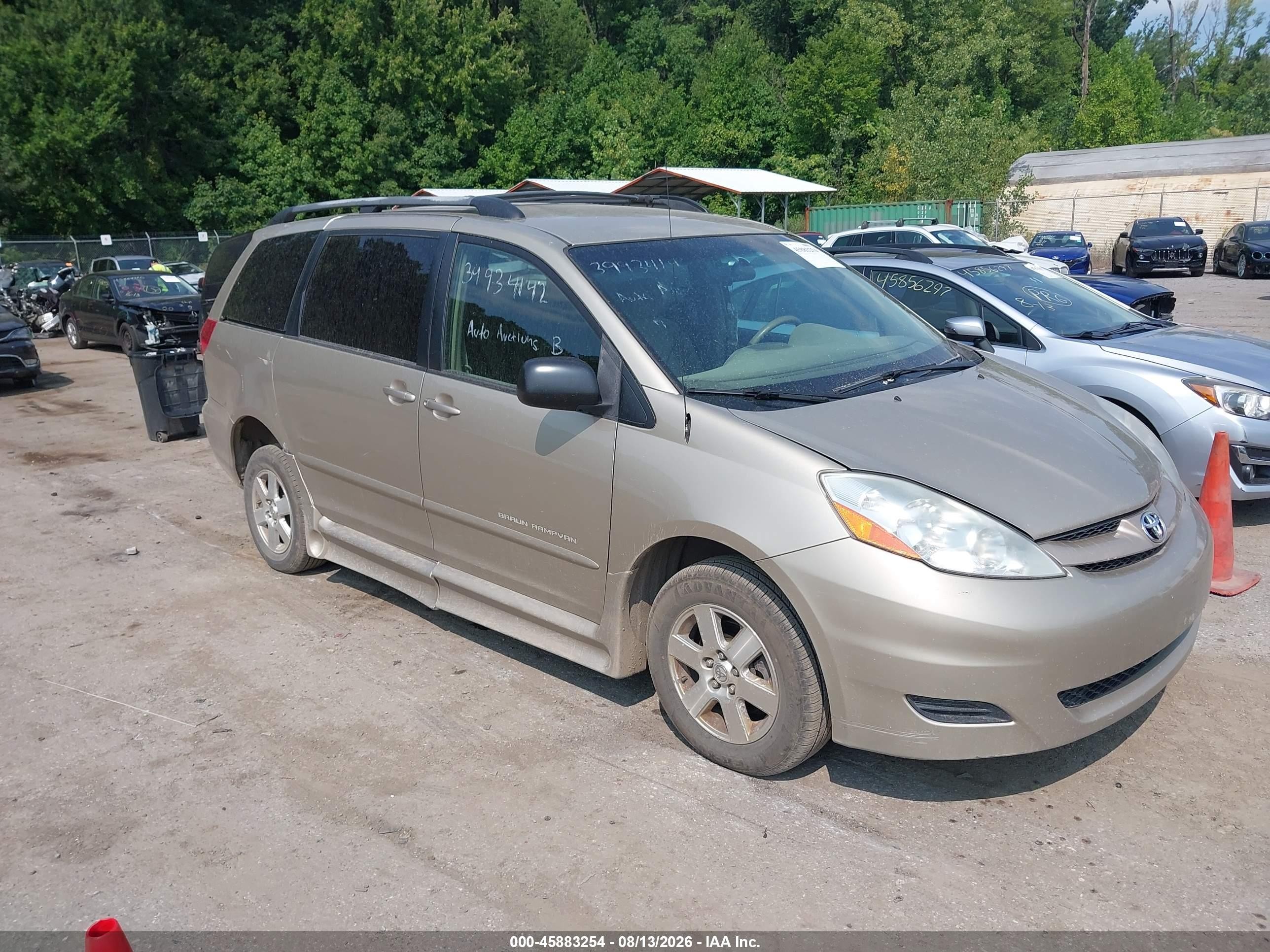 2008 Toyota Sienna Le Champagne vin: 5TDZK23CX8S182351