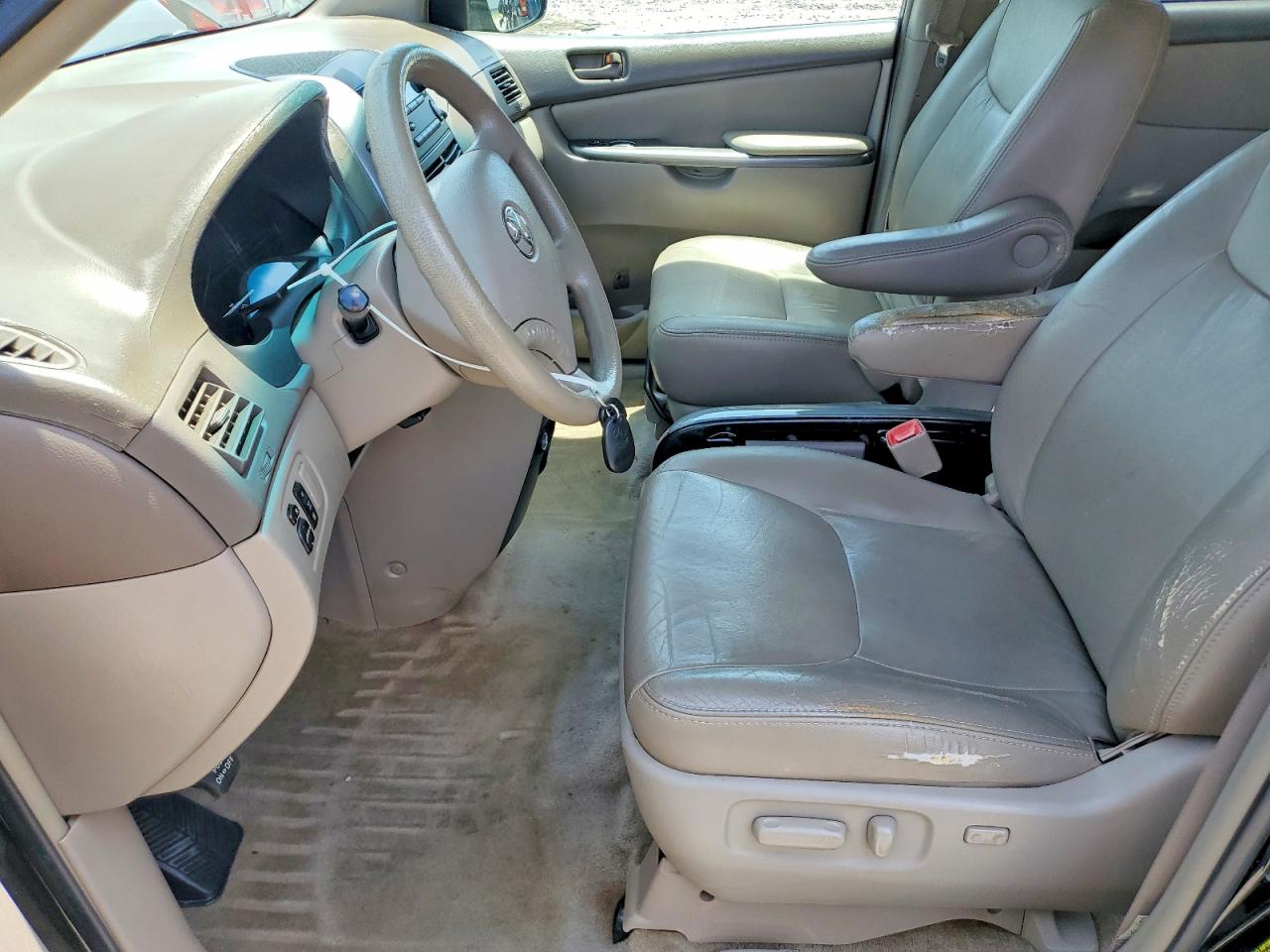 2008 Toyota Sienna Le 7-passenger Black vin: 5TDZK23CX8S209015