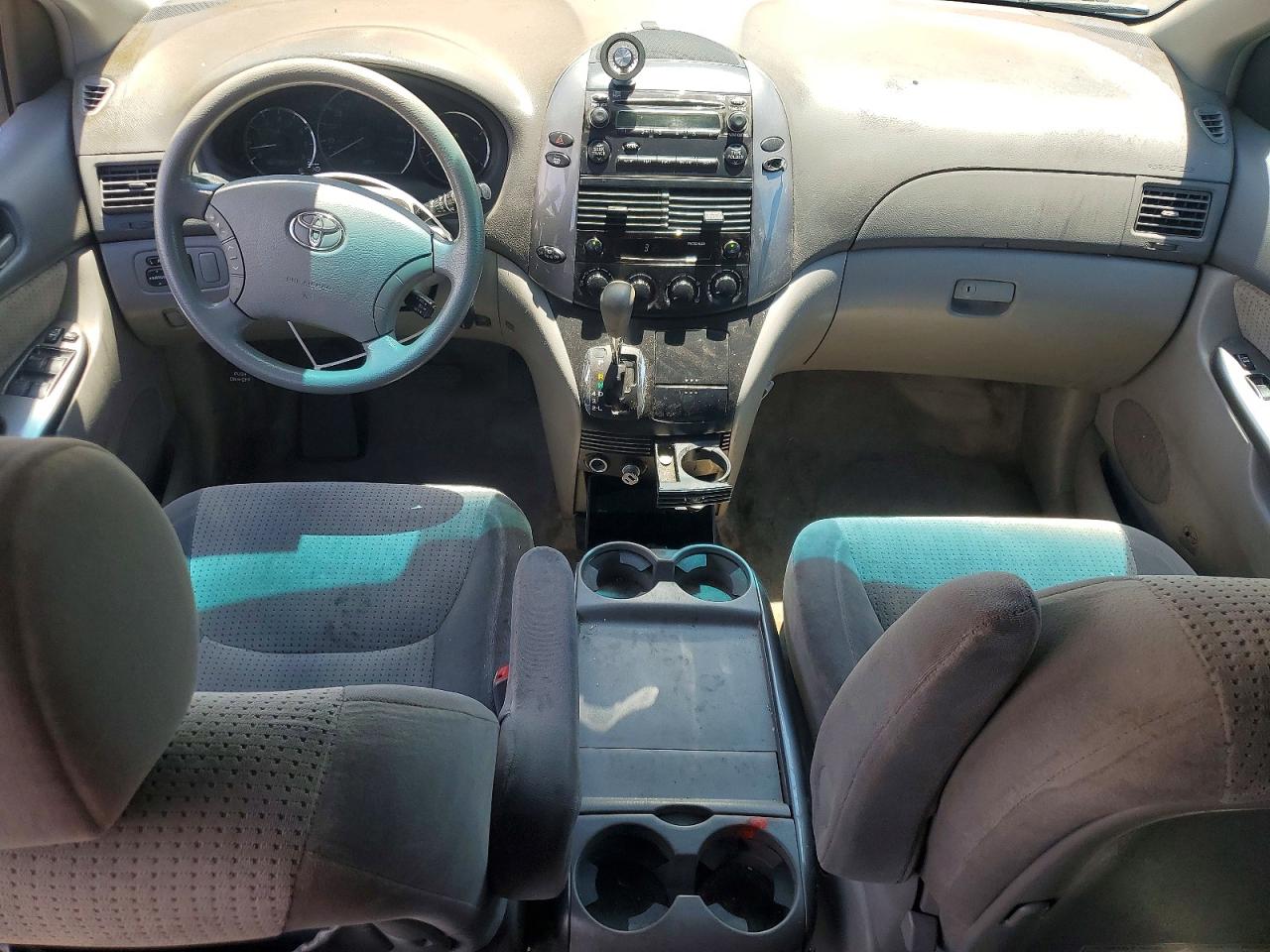 2008 Toyota Sienna Le 7-passenger Gray vin: 5TDZK23CX8S216899